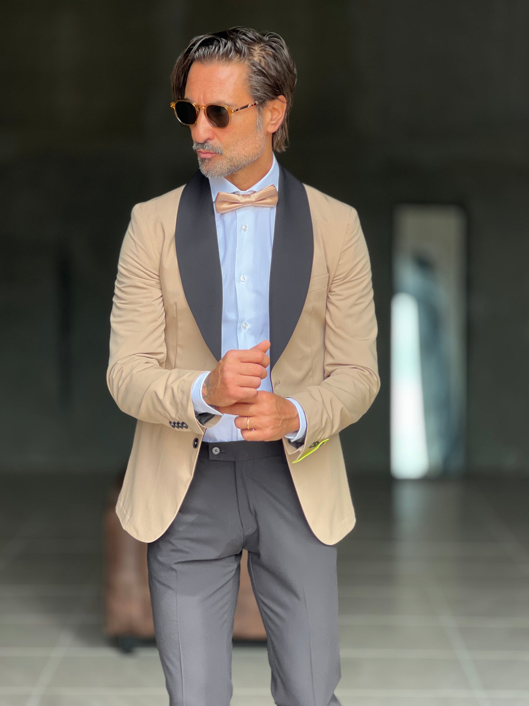 ABITO  SMOKING CAMMELLO  REVER NERO PANTALONE NERO