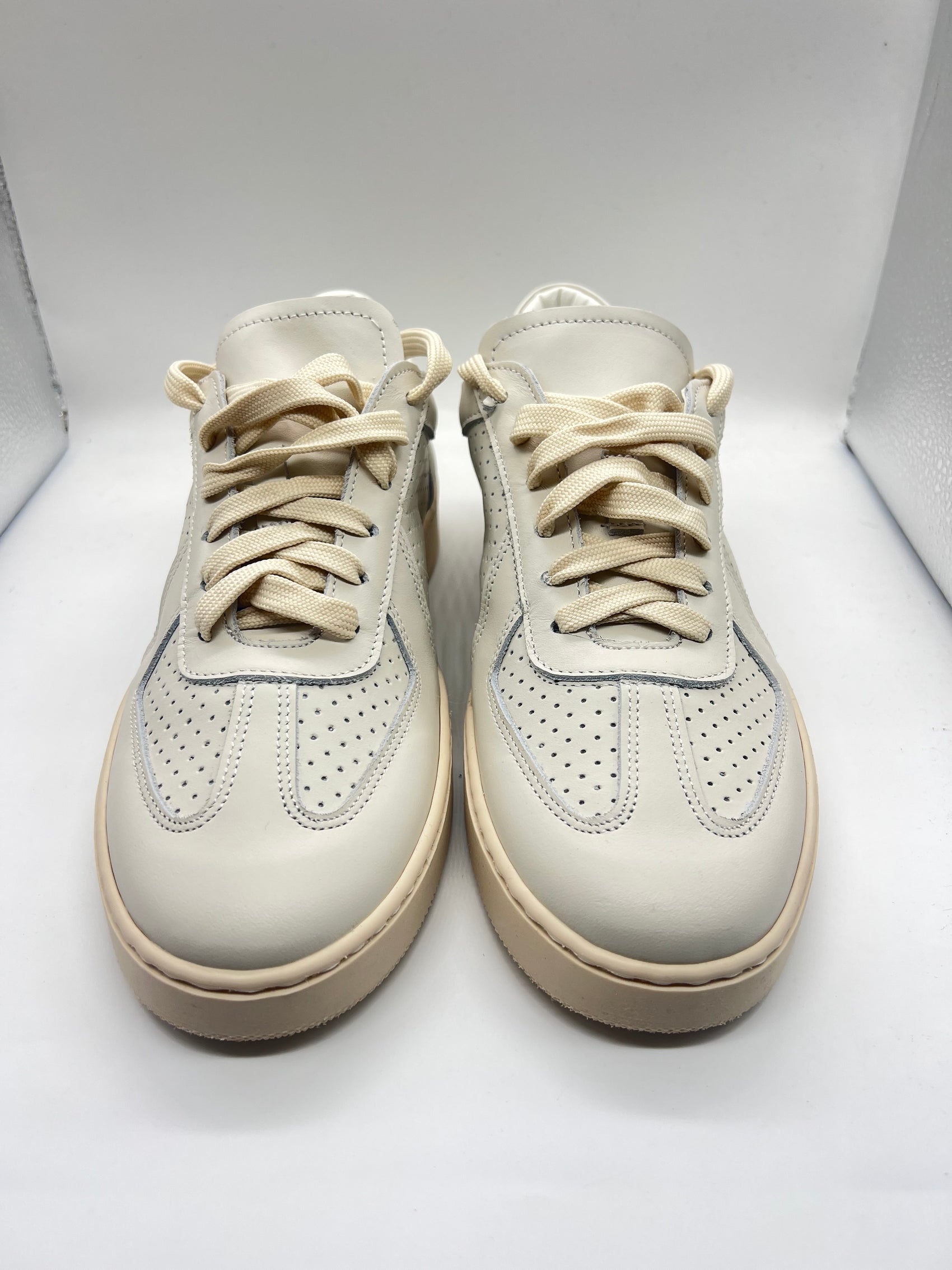 SNEAKER BIANCA SPORCATA BOTTOLATA TRAFORATA