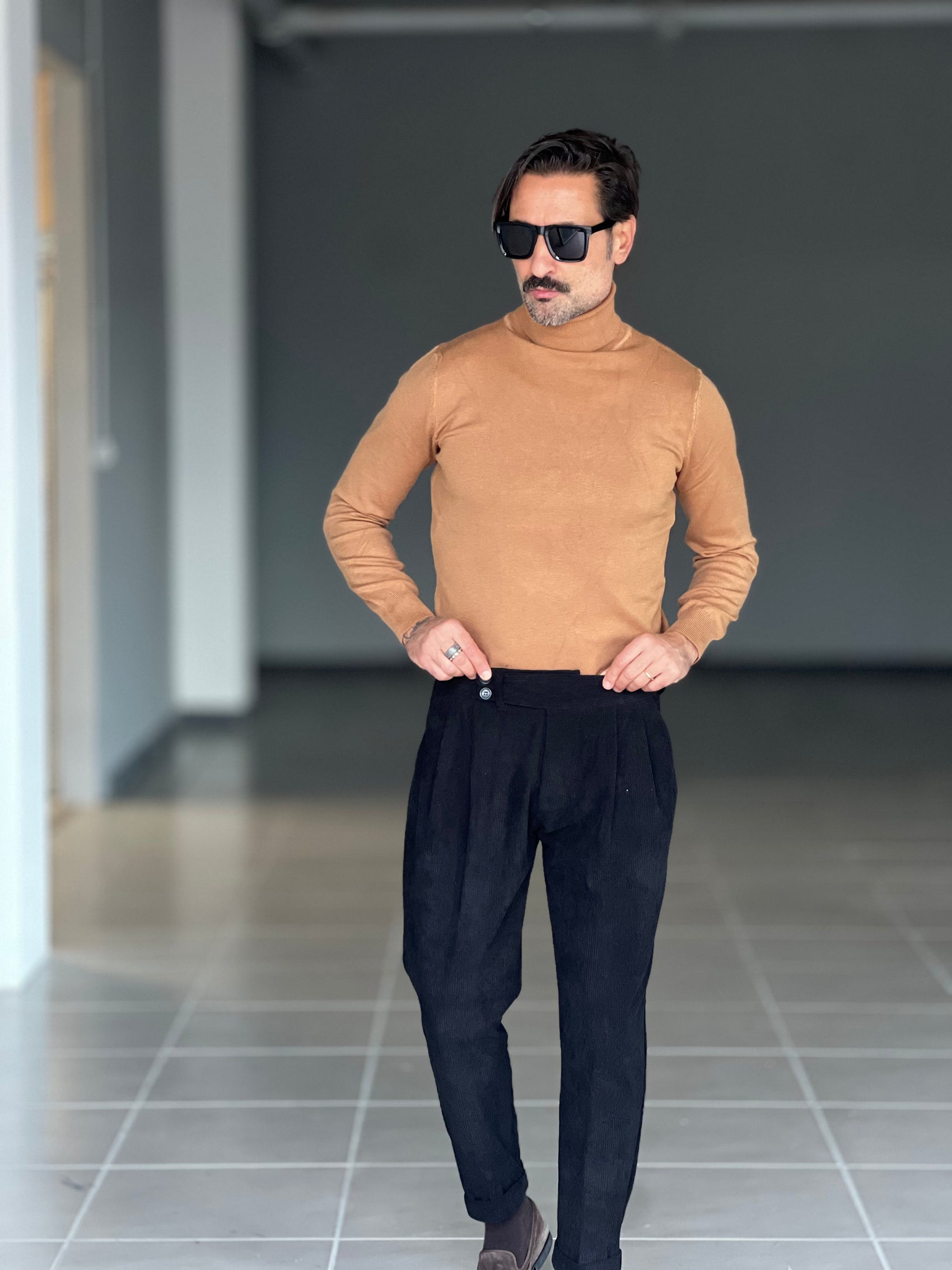 PANTALONE VELLUTO  NERO PINCES VITA ALTA
