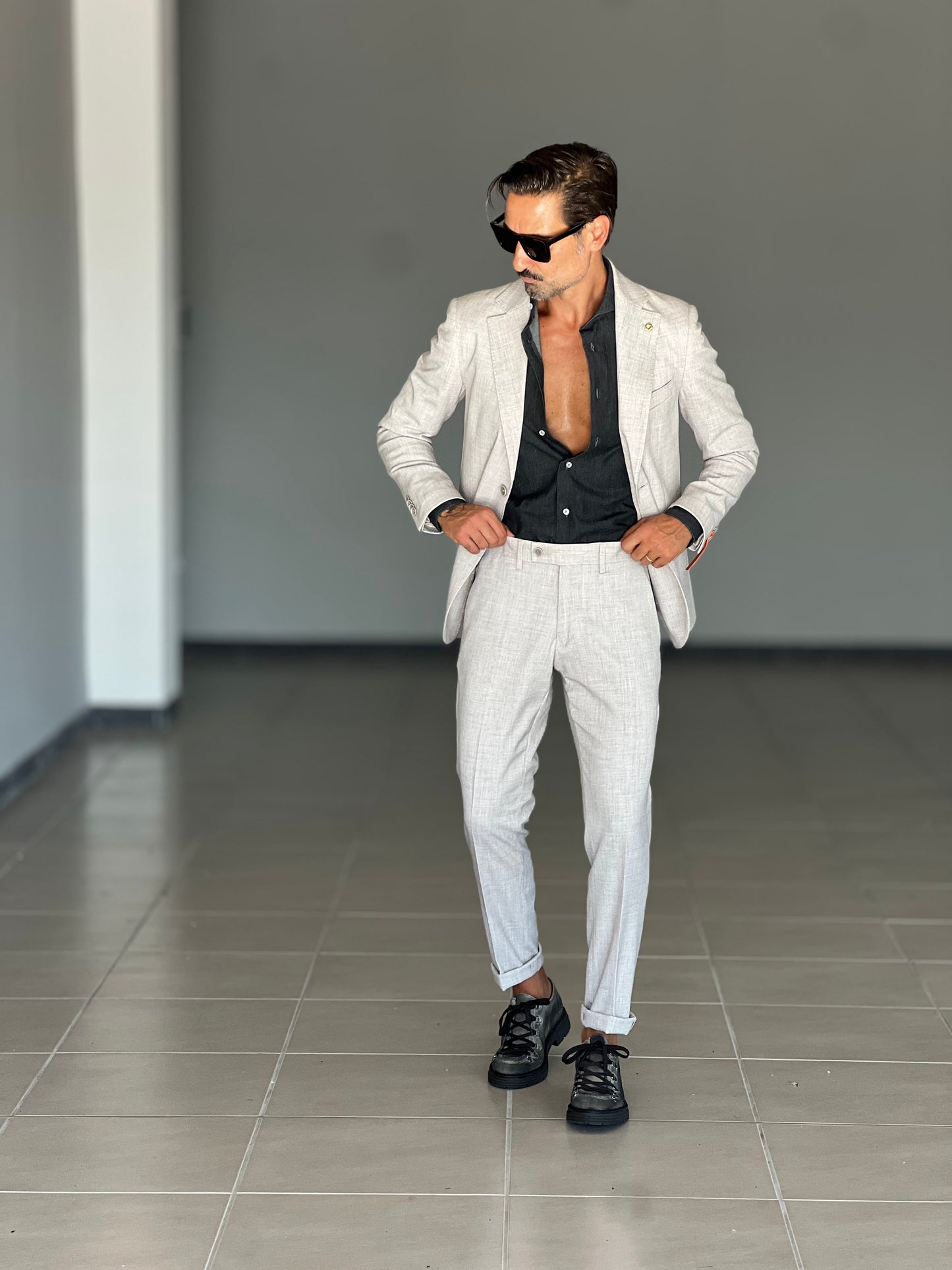 ABITO BEIGE FIAMMATO MONOPETTO VISCOSA E MISTI
