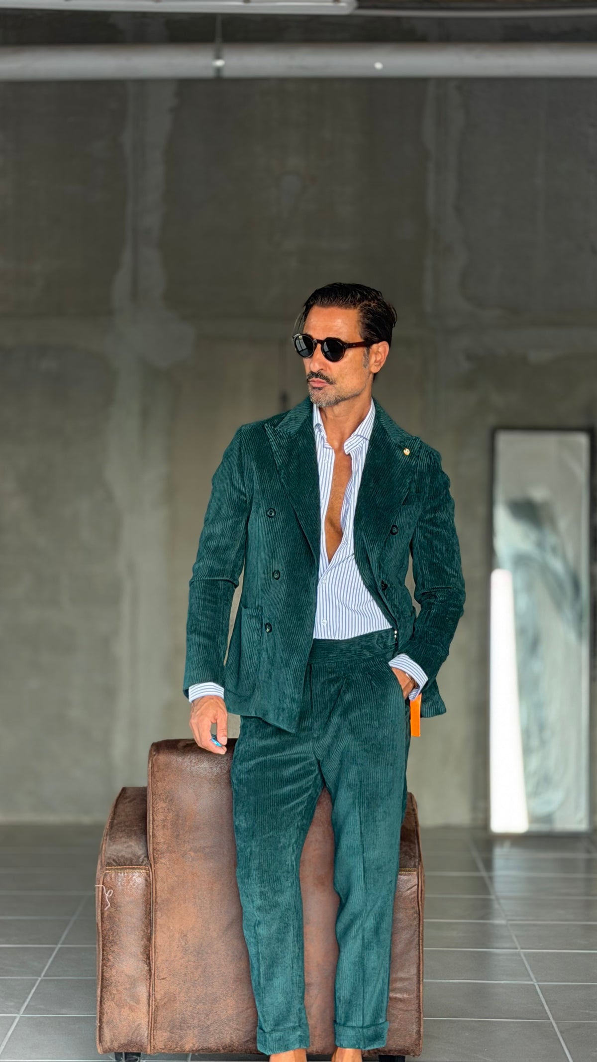 PANTALONE  VELLUTO VERDE  VITA ALTA 004  (ABBINABILE ALLA GIACCA VELLUTO VERDE  004)