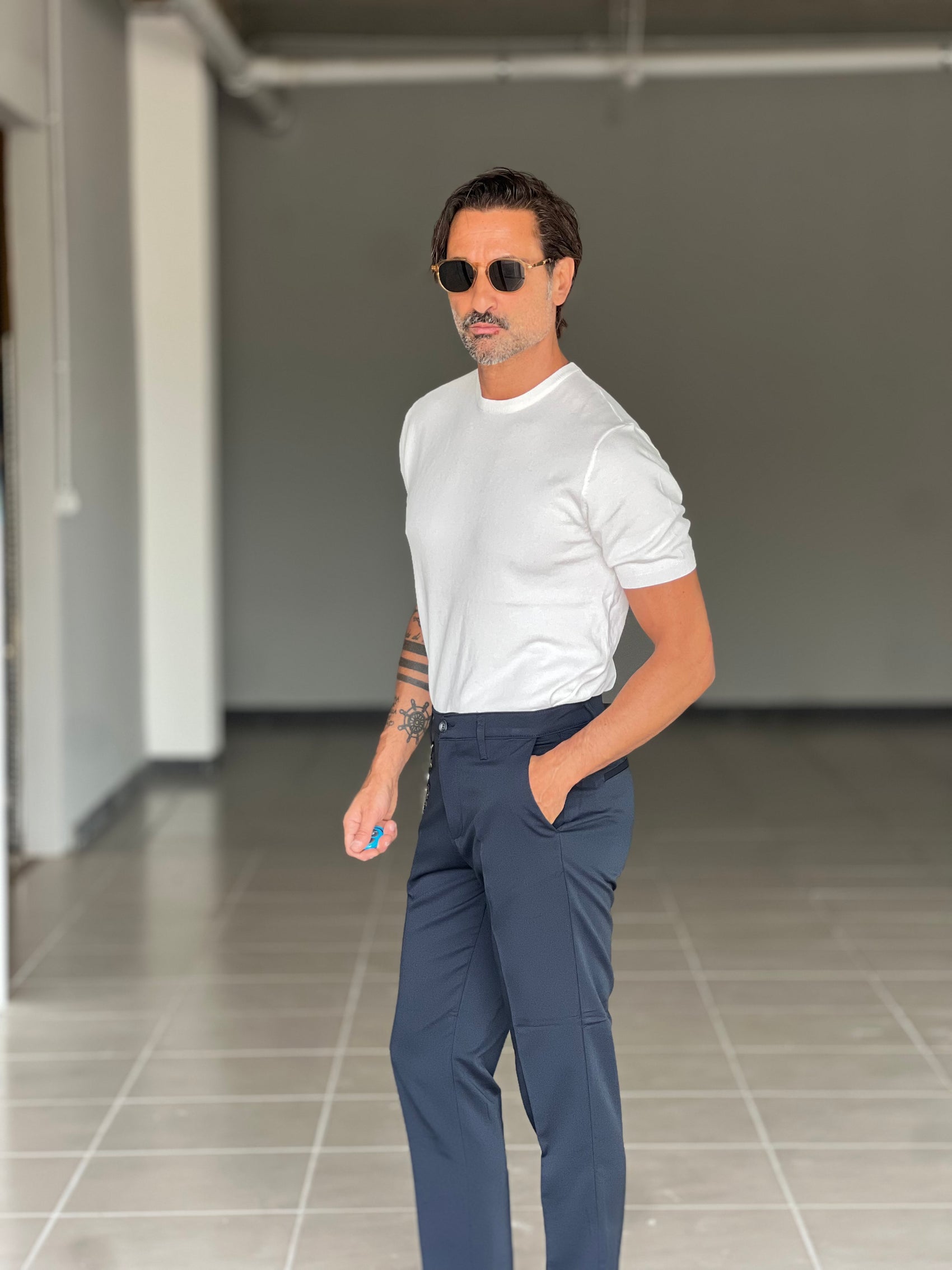 WHITE VISCOSE TROUSERS WITH REGULAR BOTTOM
