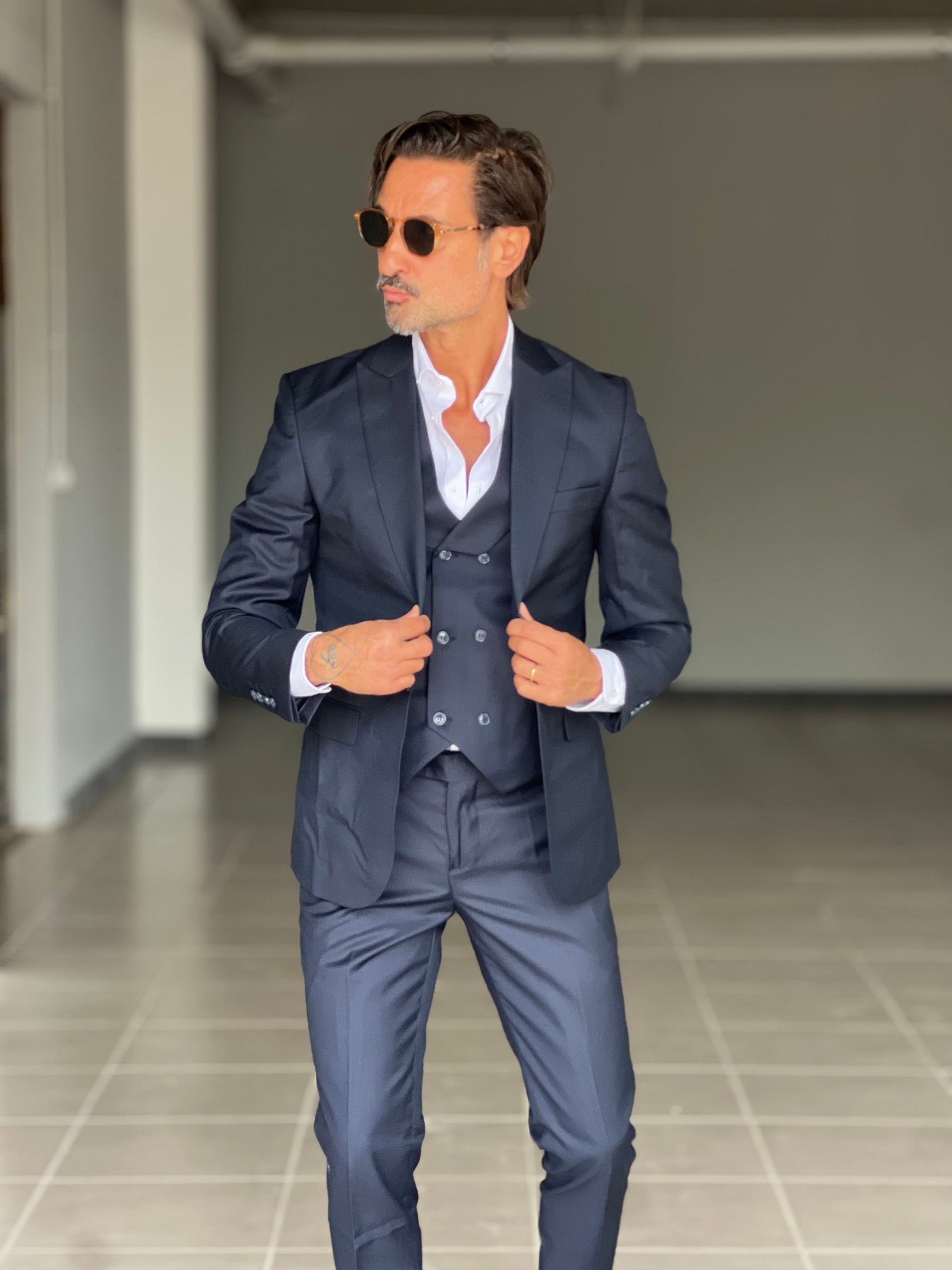 ABITO BLU  MONOPETTO  3 PEZZI GILET