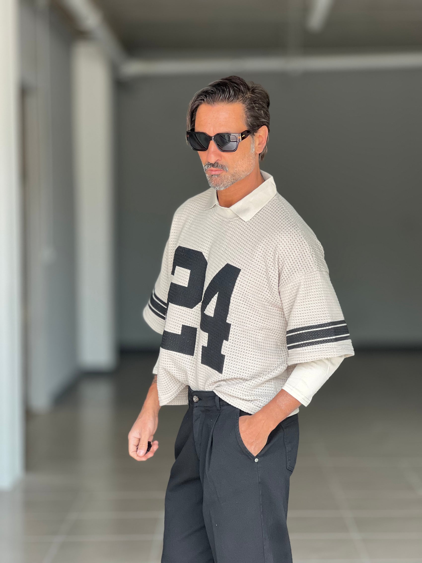 MAGLIA  BEIGE  CROP DOPPIATA MOD FOOTBALL OVER SIZE