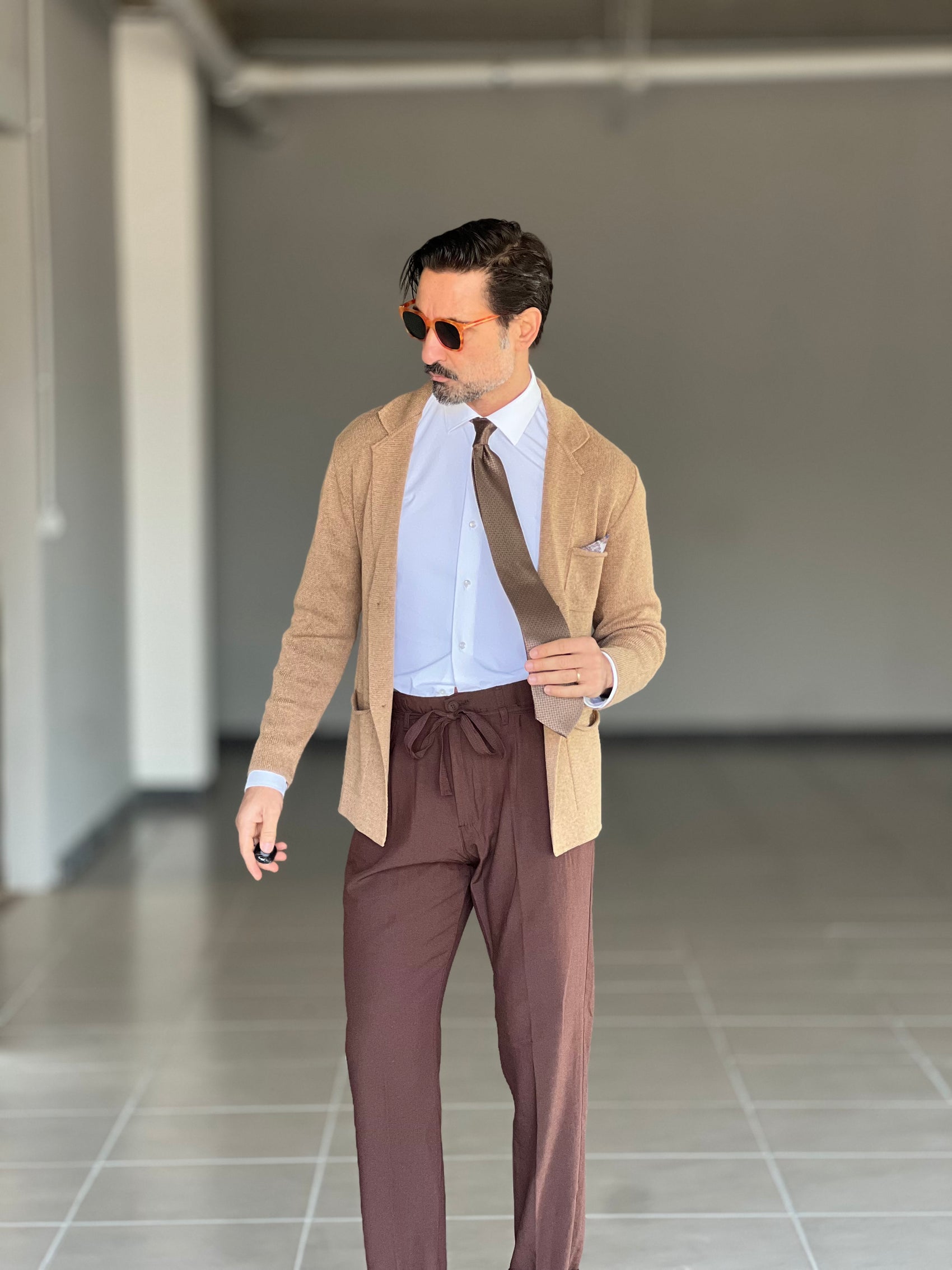 WHITE VISCOSE TROUSERS WITH REGULAR BOTTOM