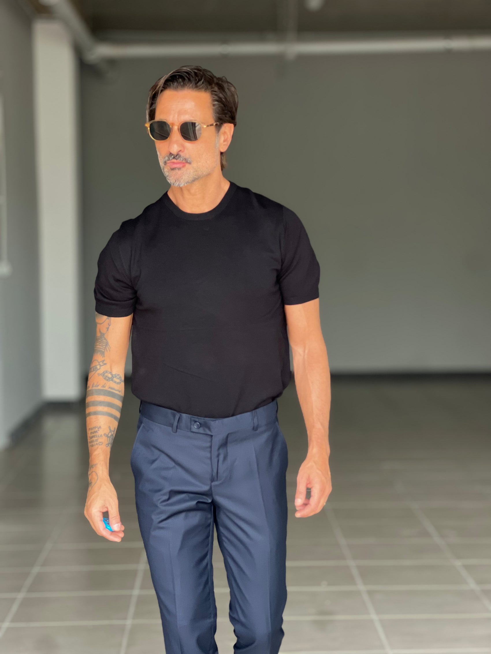 MAGLIA FILO NERA  LAVORAZIONE RASATA