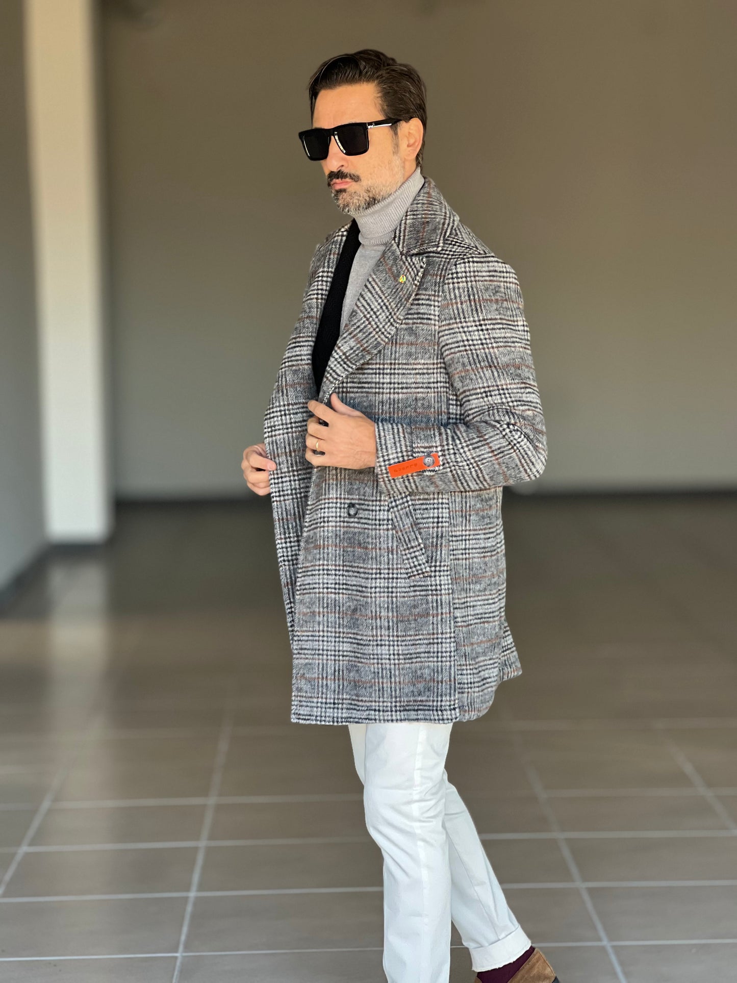 CAPPOTTO  TARTAN GRIGIO E MORO   DOPPIOPETTO