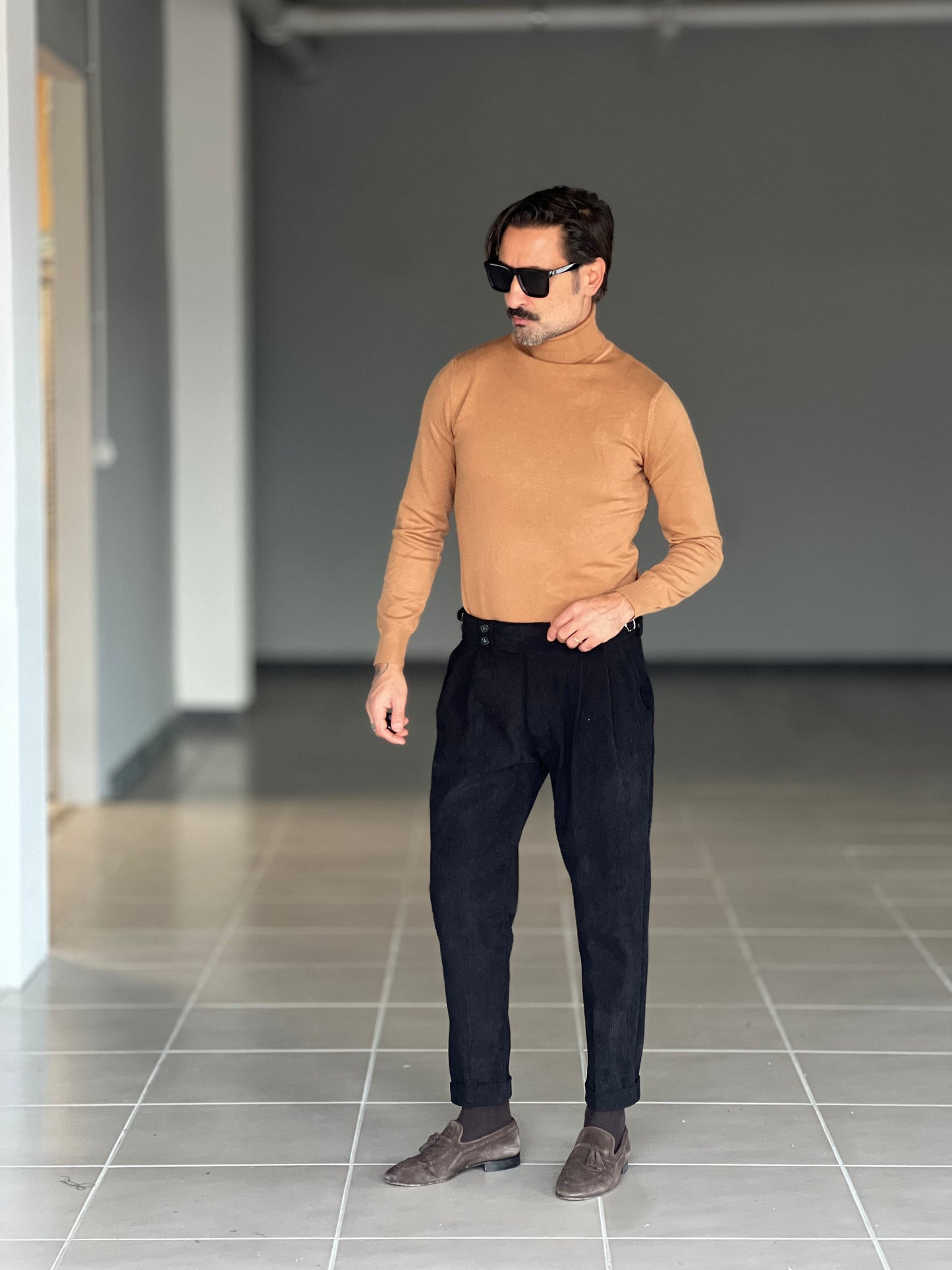 PANTALONE VELLUTO  NERO PINCES VITA ALTA