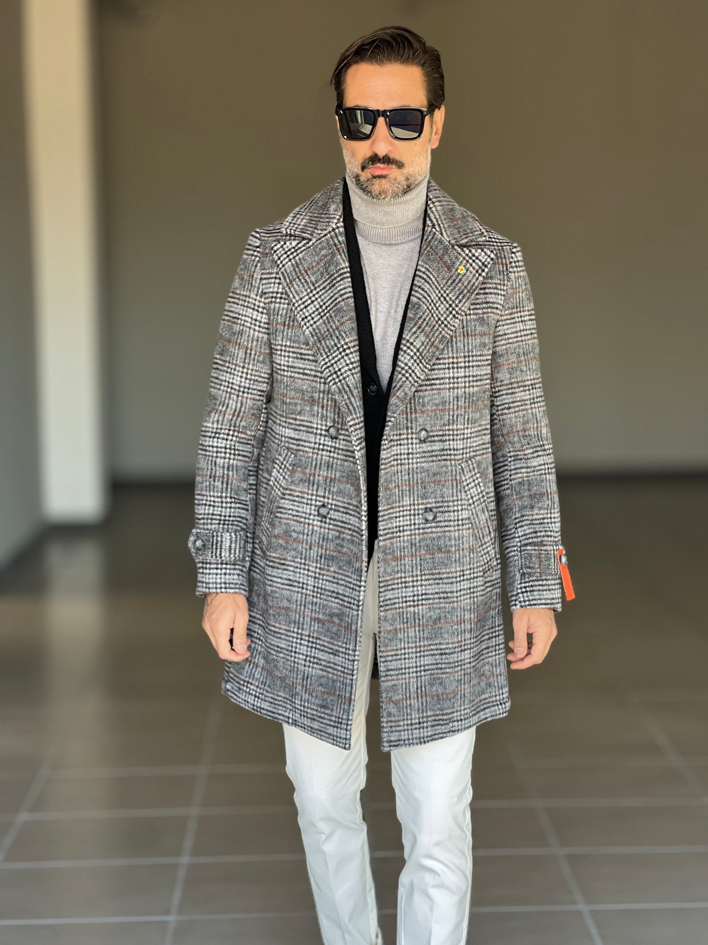 CAPPOTTO  TARTAN GRIGIO E MORO   DOPPIOPETTO