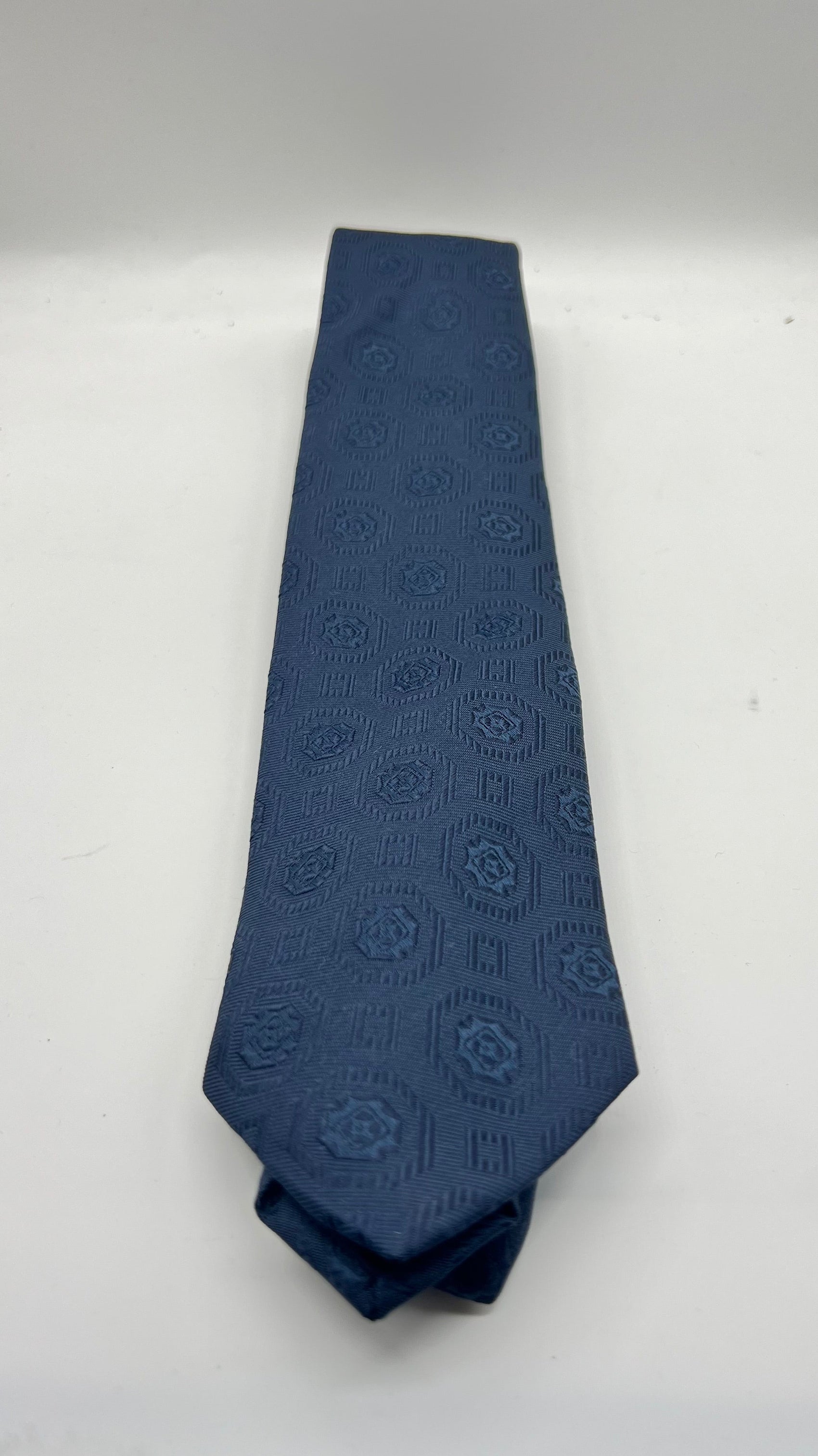 TWELVE TIE