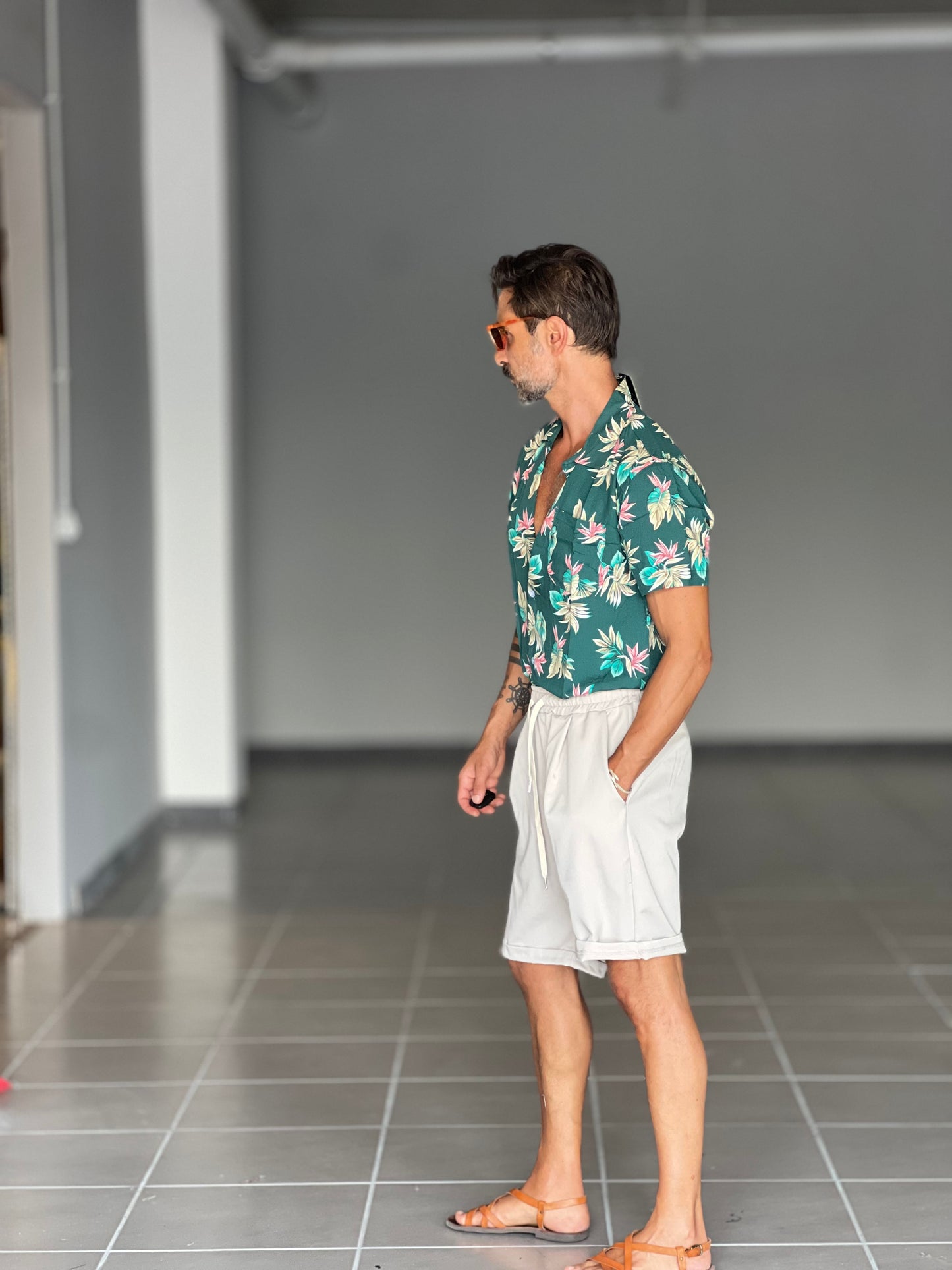 CAMICIA FIORE FONDO VERDE  MEZZA MANICA VISCOSA
