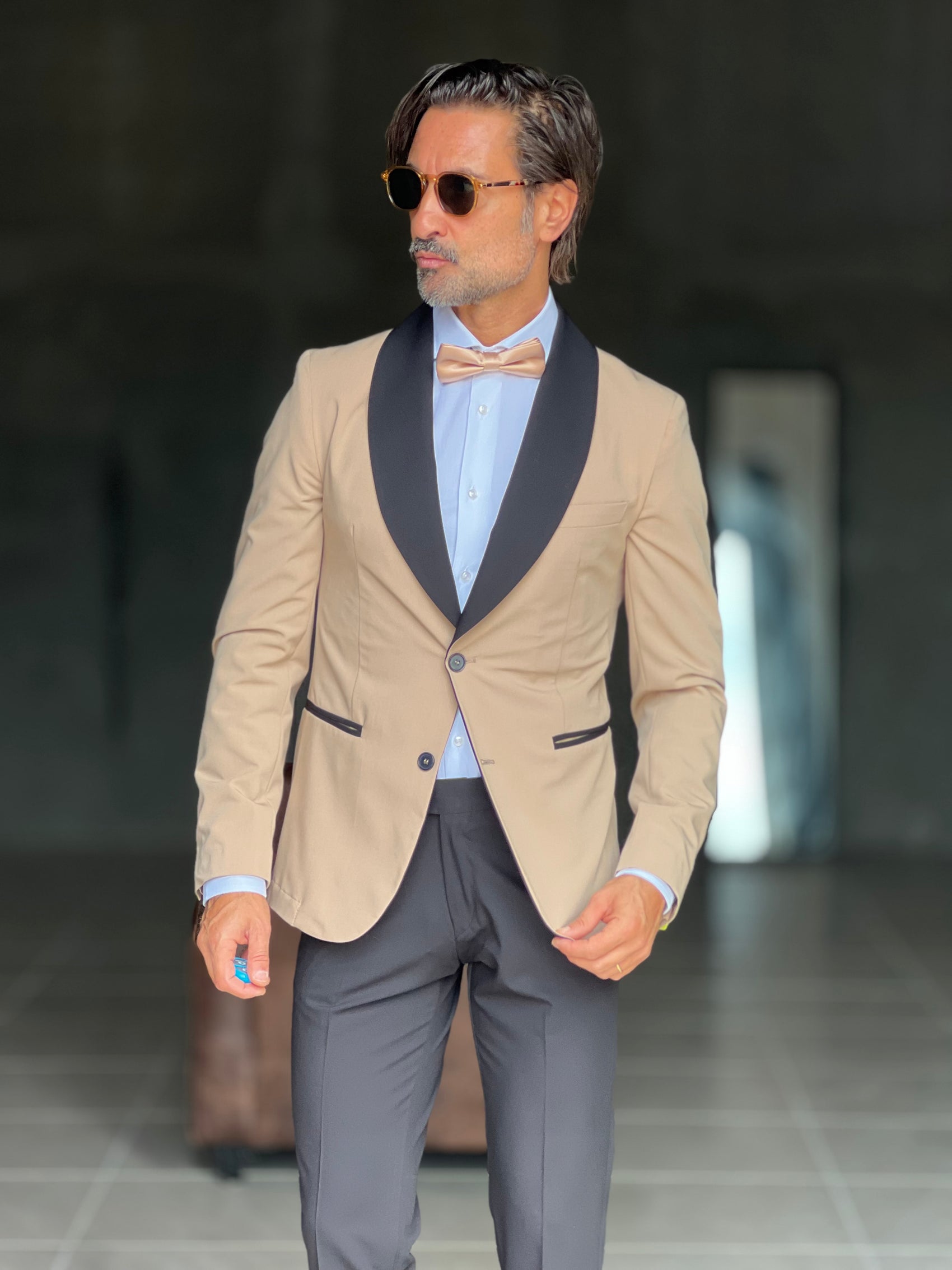ABITO  SMOKING CAMMELLO  REVER NERO PANTALONE NERO
