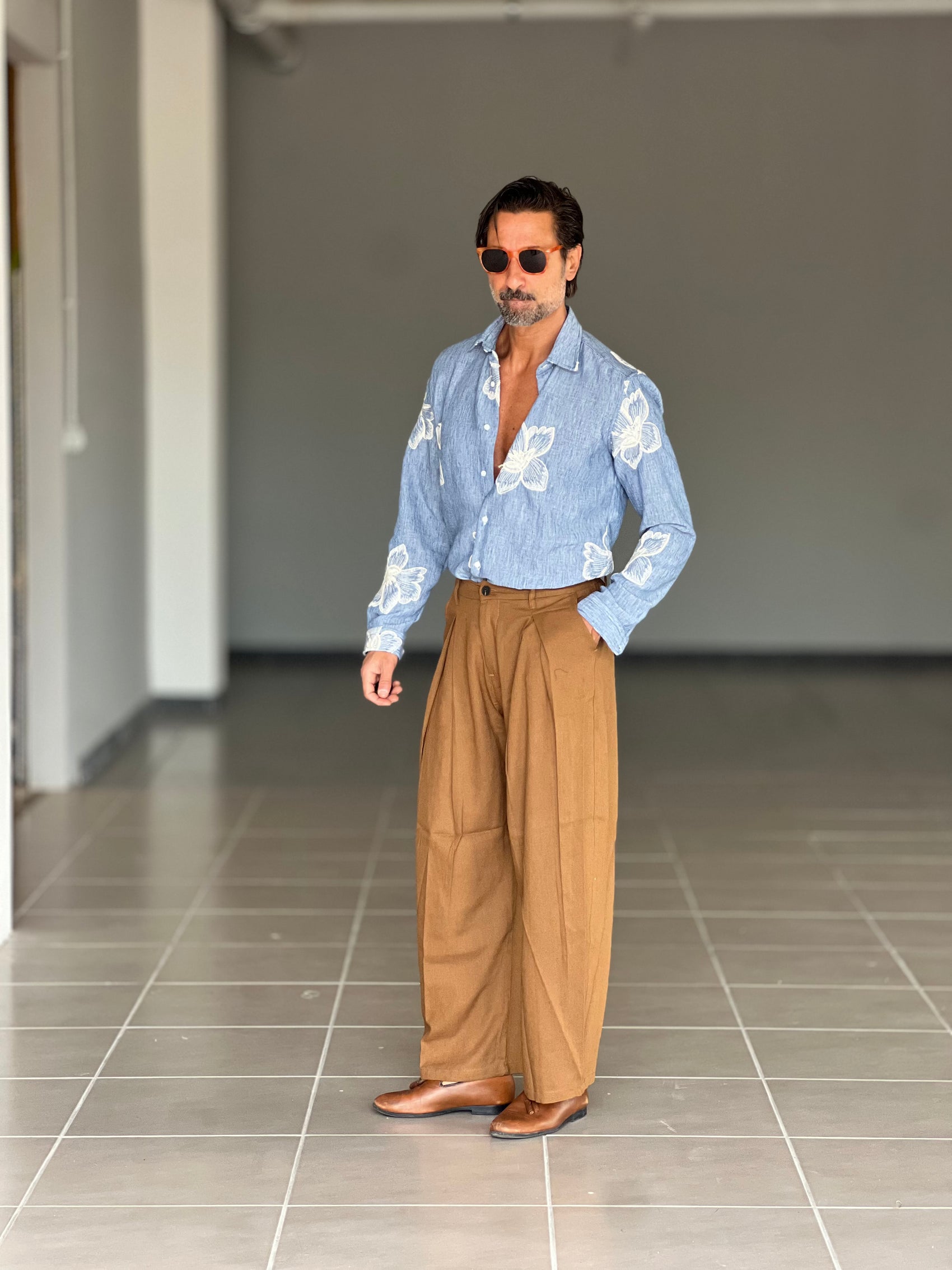 WHITE VISCOSE TROUSERS WITH REGULAR BOTTOM