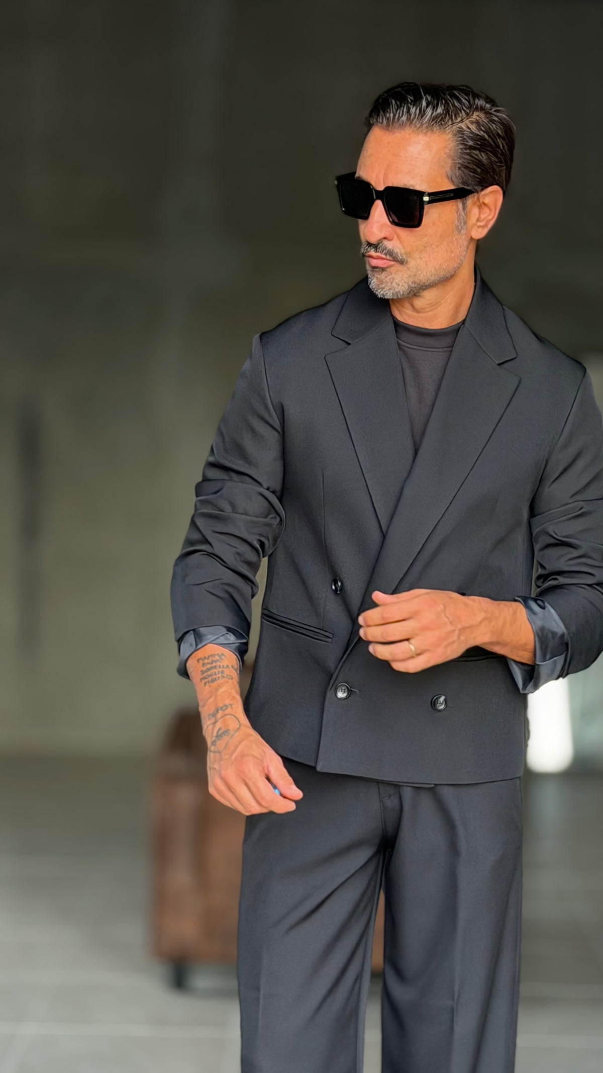 GIACCA DOPPIOPETTO NERA  CROP ALTATENSIONE 0101 (ABBINABILE AL PANTALONE NERO 0101)