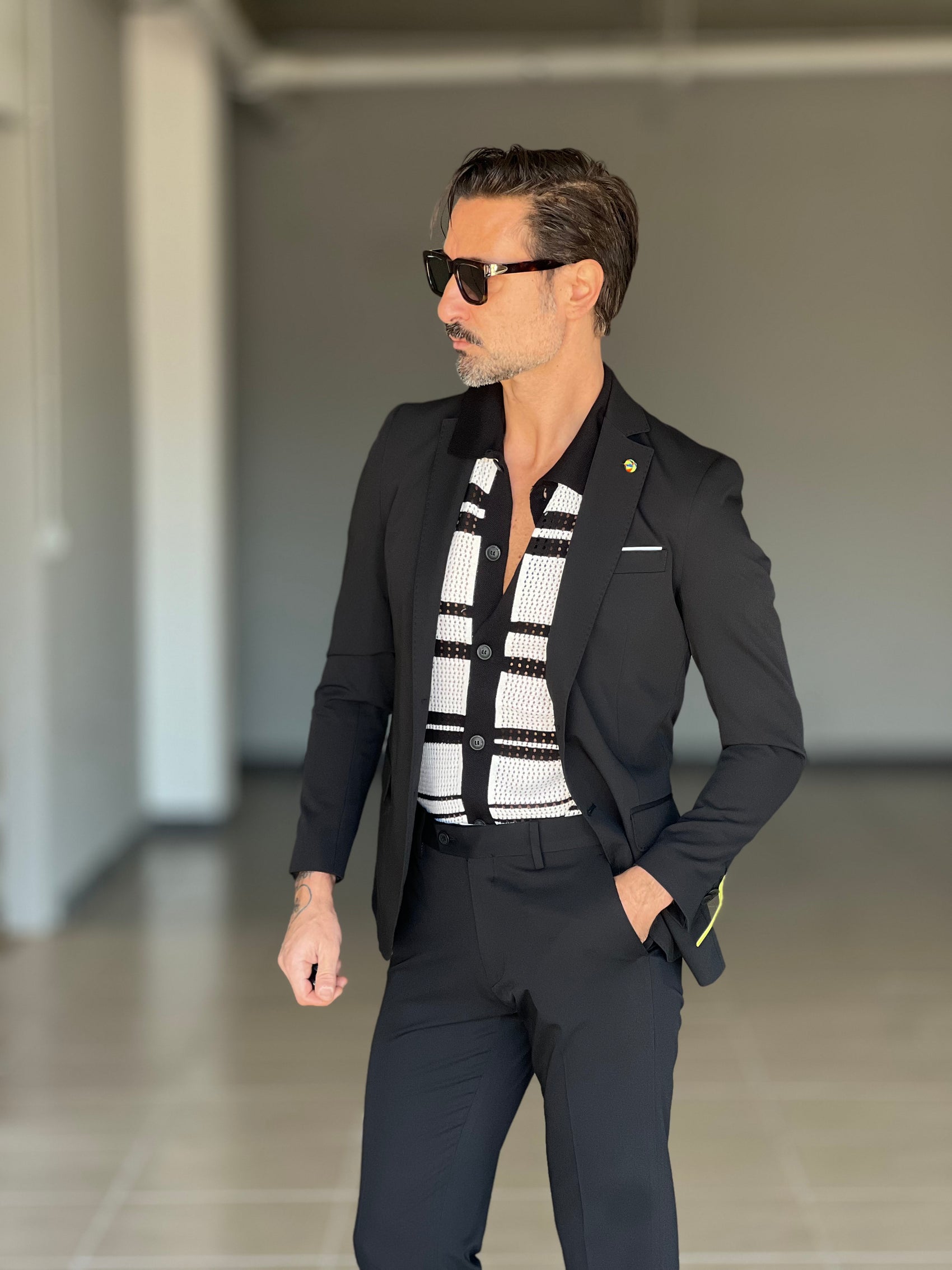 ABITO NERO MONOPETTO VISCOSA