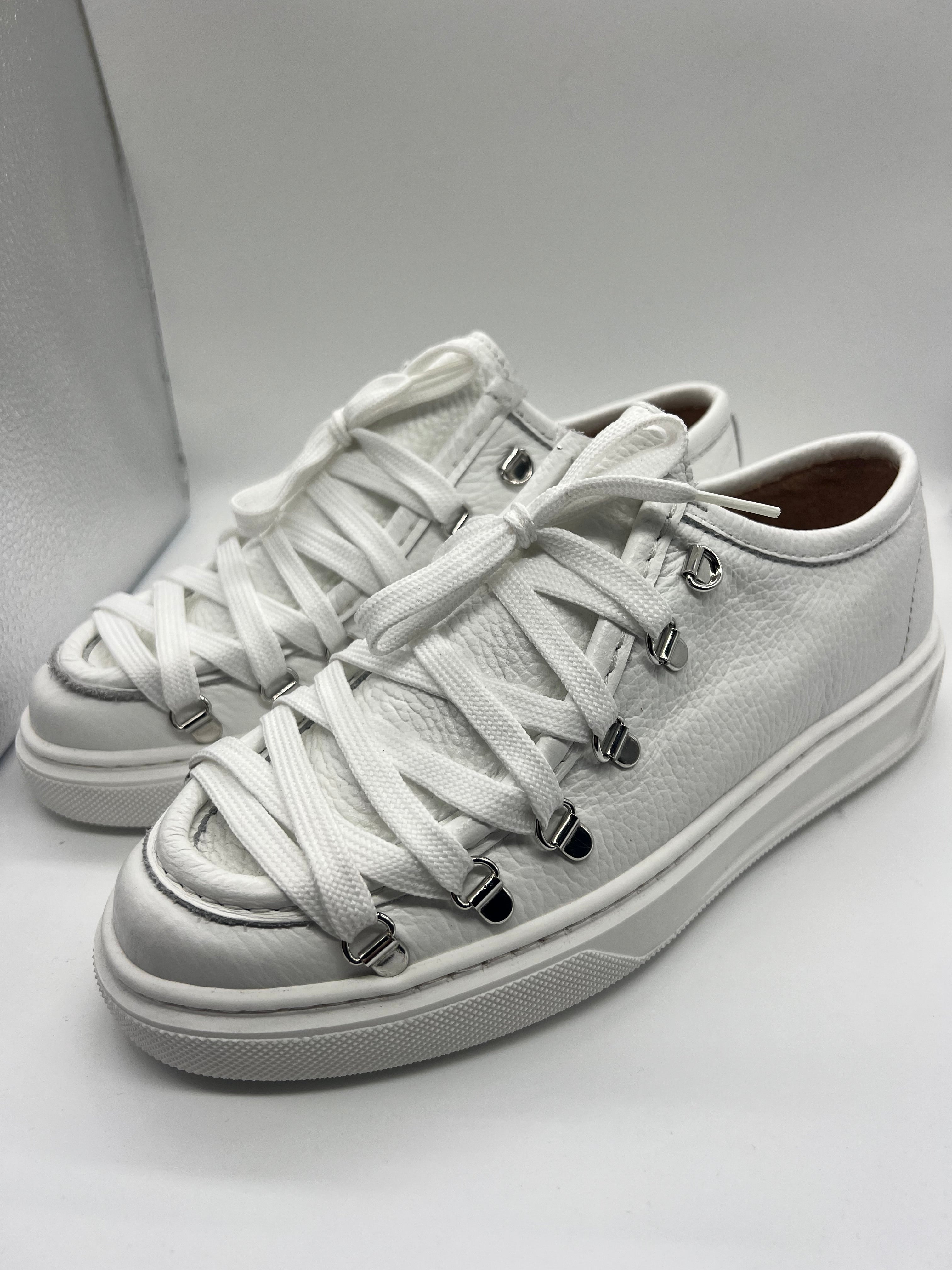 SNEAKER BIANCA MODELLO INGEGNERE GANCI