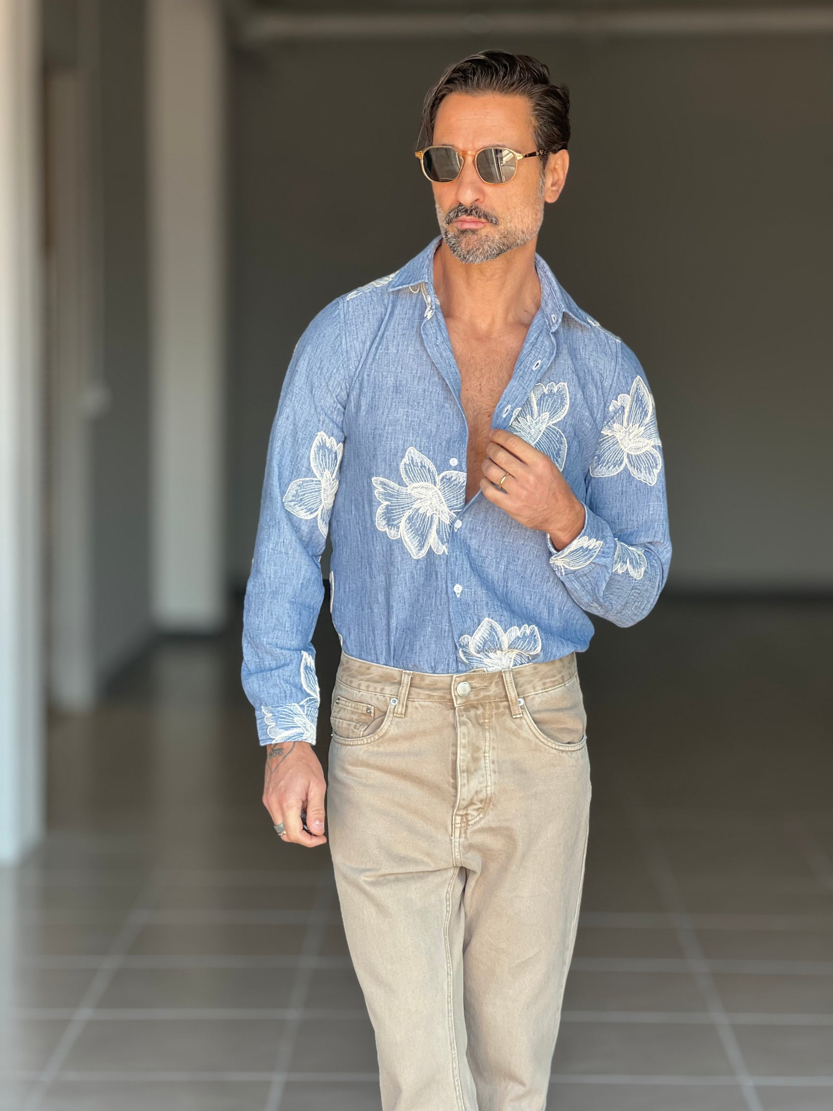 CAMICIA CELESTE  FANTASIA KENIA IN COTONE FIAMMATO  RICAMATA