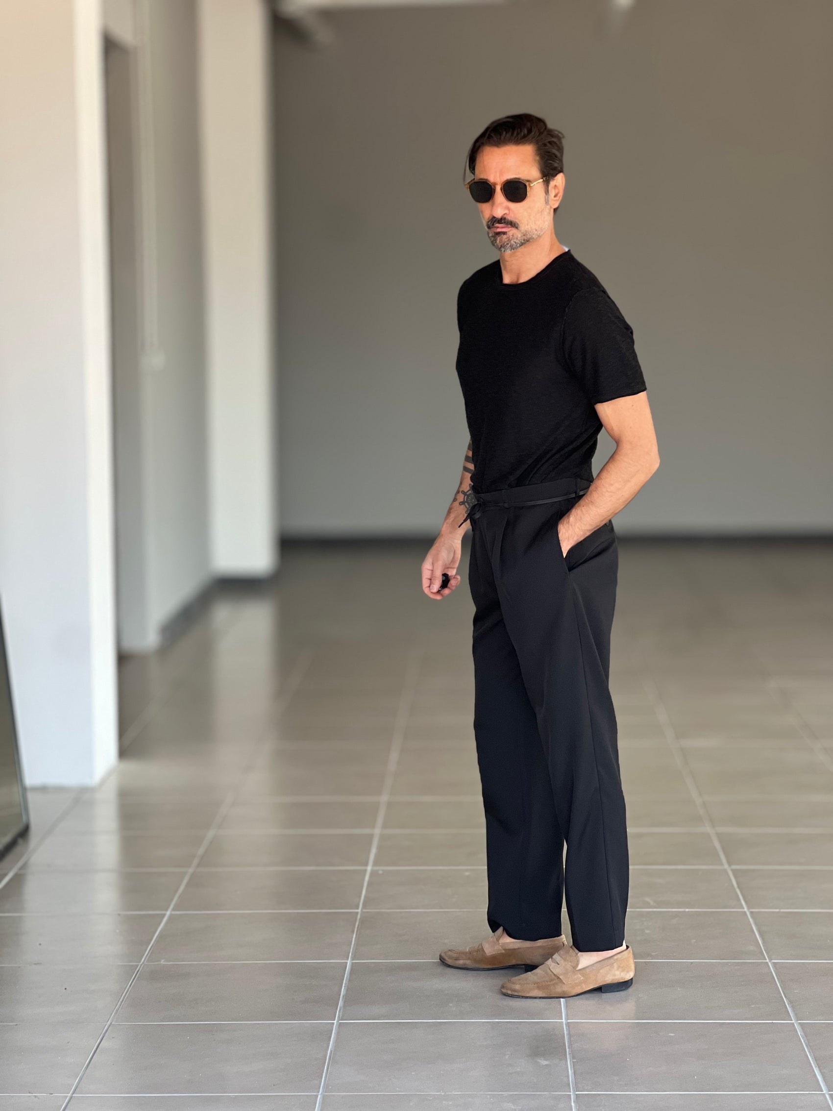 PANTALONE NERO ALTATENSIONE PINCES VISCOSA CORDINO ECOPELLE