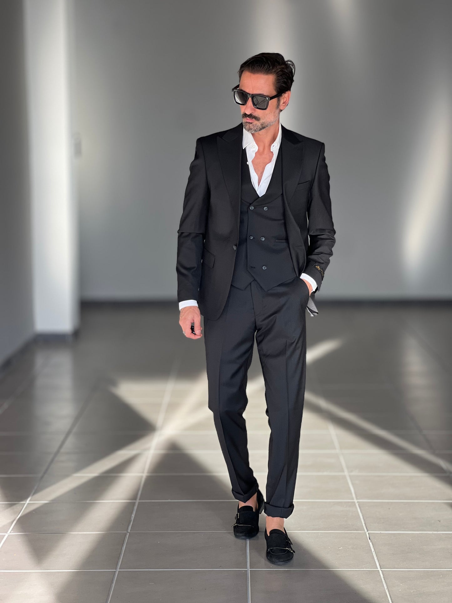 ABITO LANA E MISTI NERO 3 PEZZI GILET