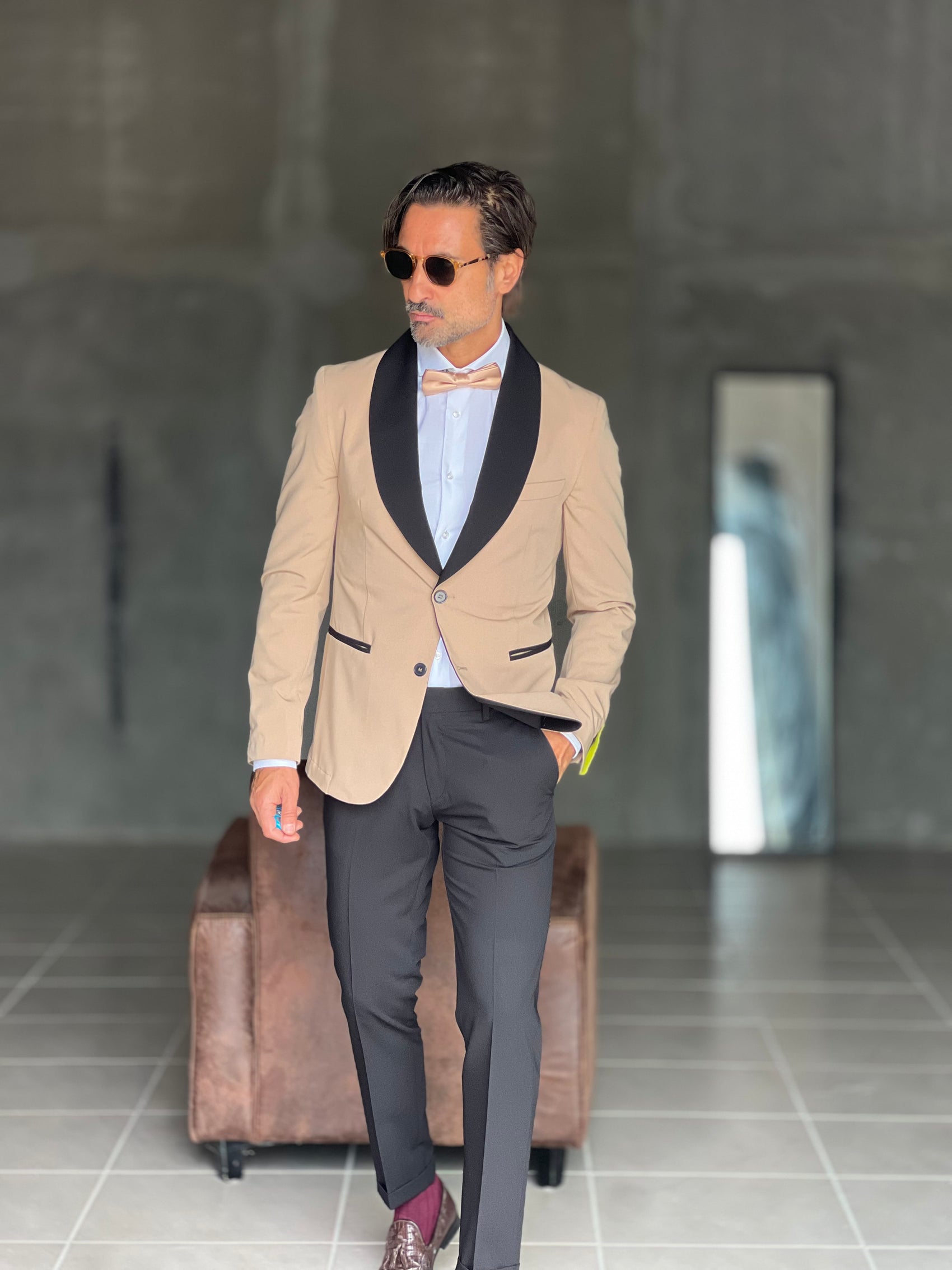 ABITO  SMOKING CAMMELLO  REVER NERO PANTALONE NERO