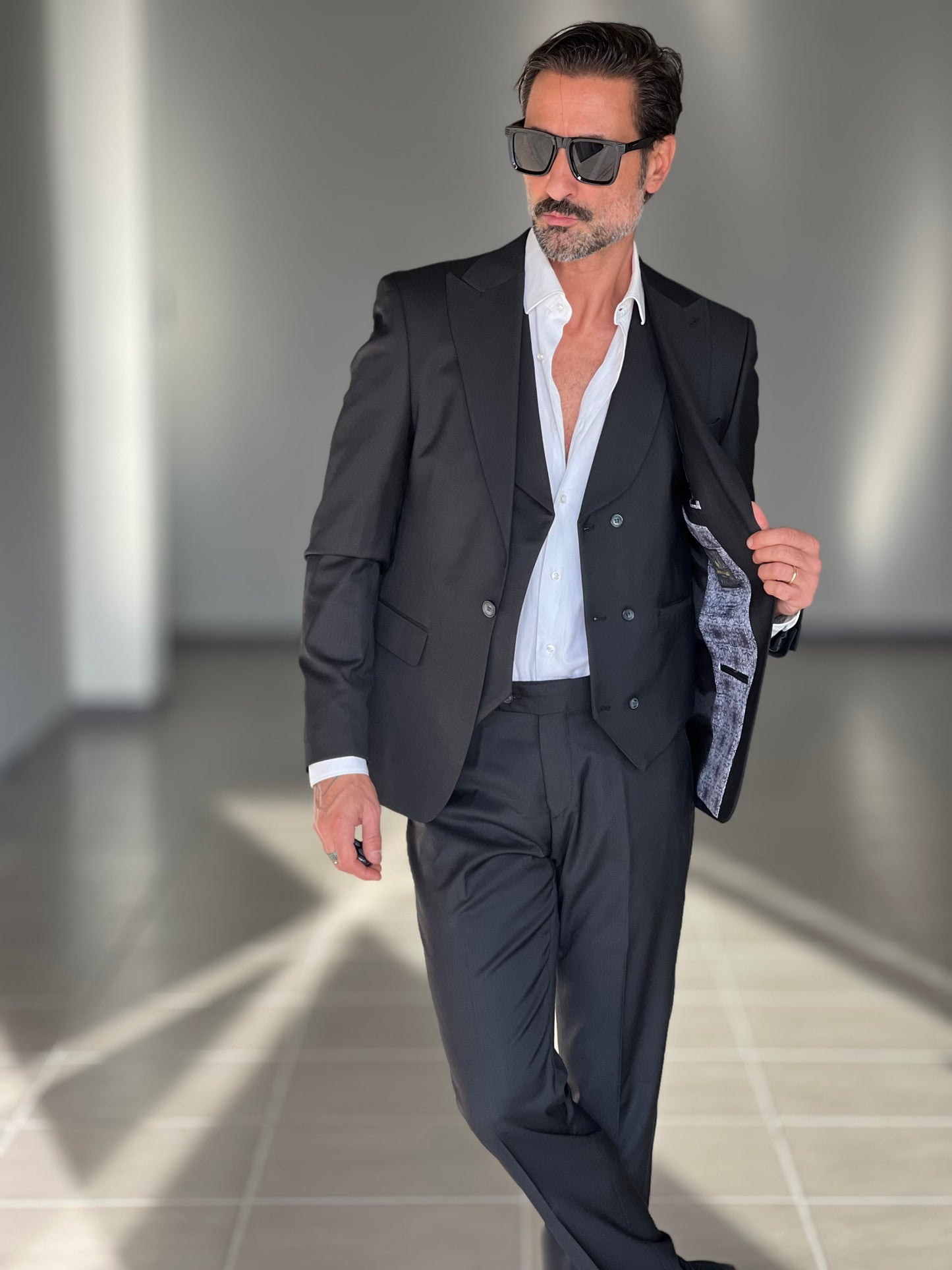 ABITO LANA E MISTI NERO 3 PEZZI GILET