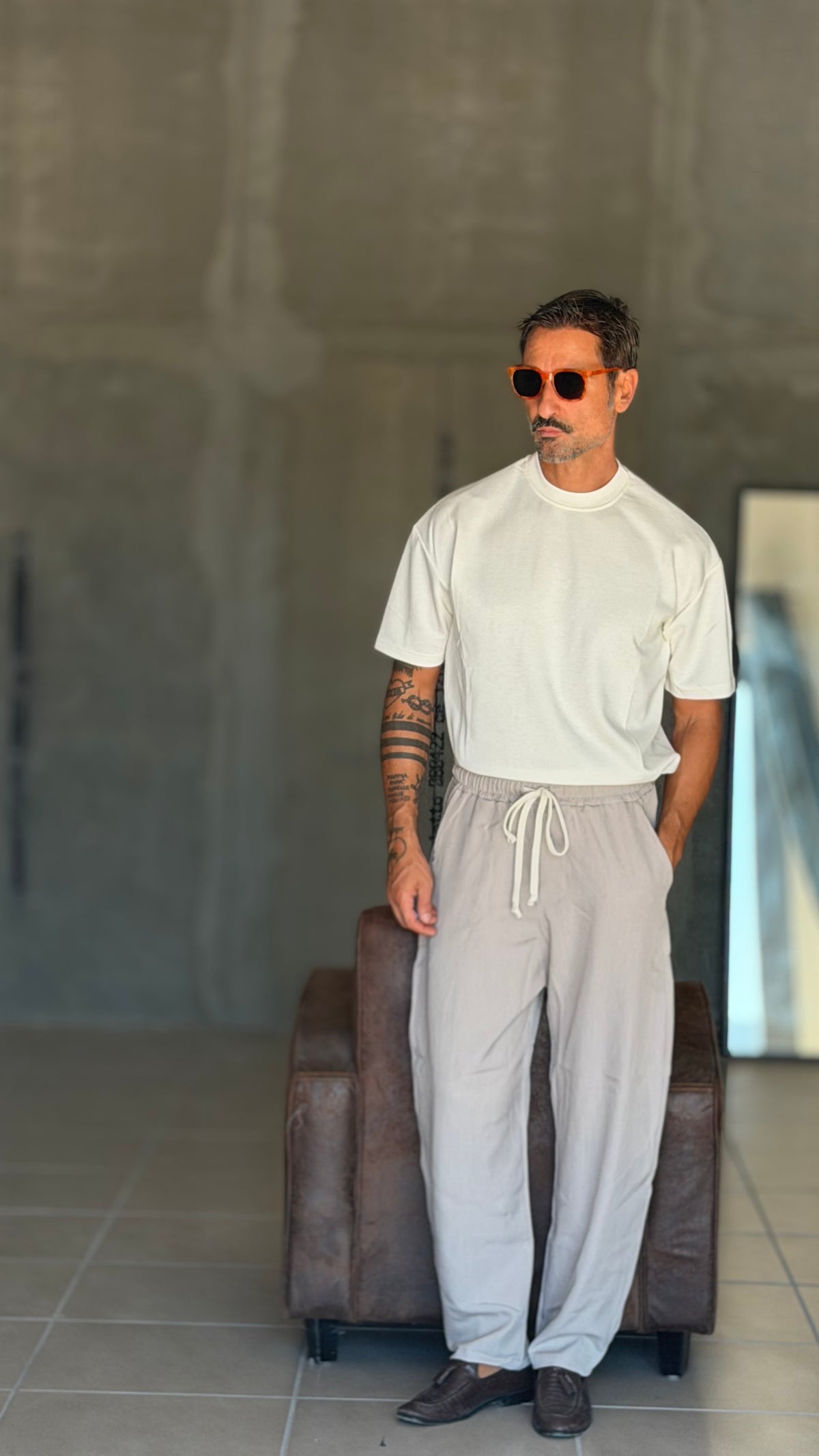 WHITE VISCOSE TROUSERS WITH REGULAR BOTTOM
