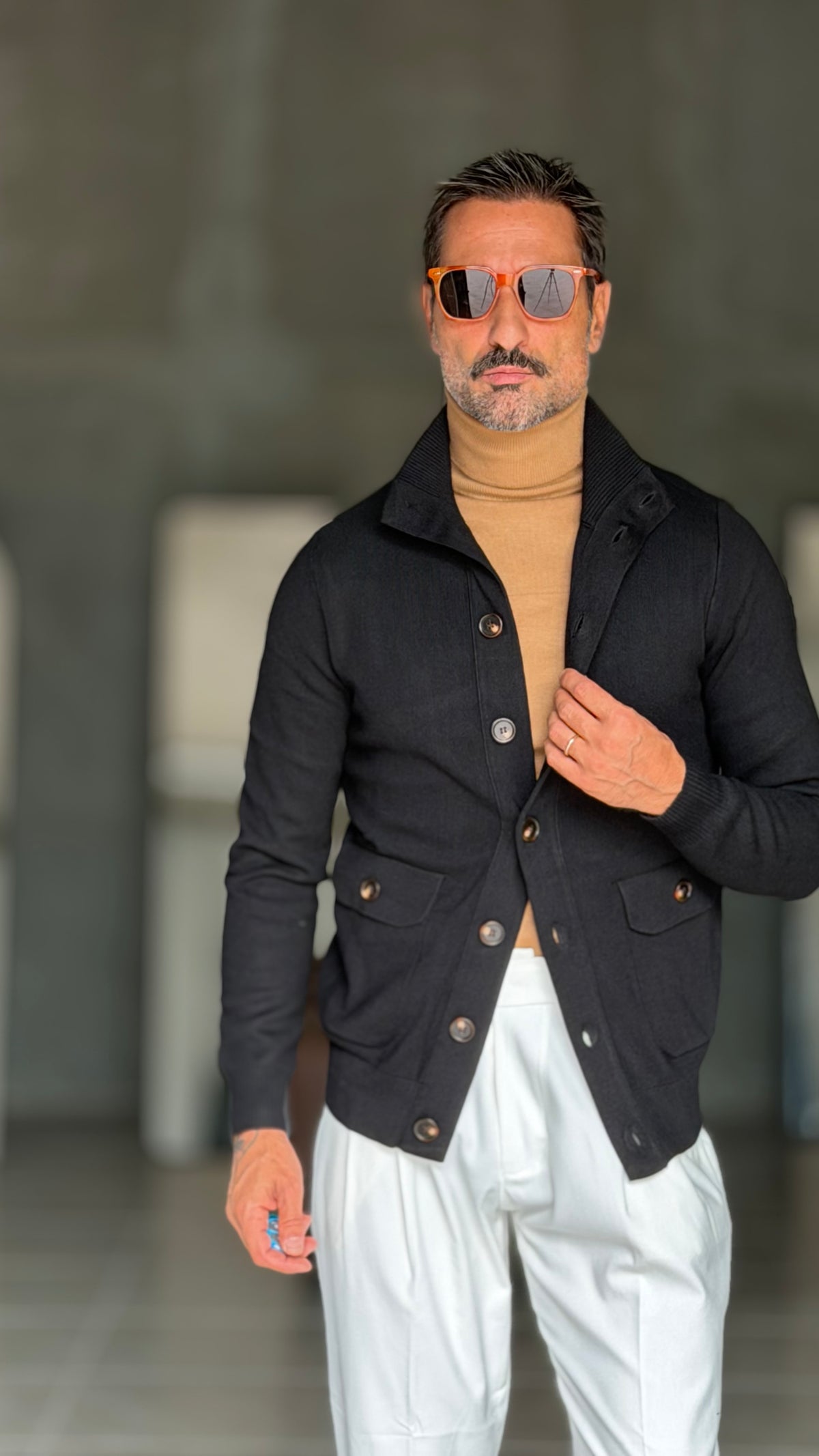 WHITE VISCOSE TROUSERS WITH REGULAR BOTTOM