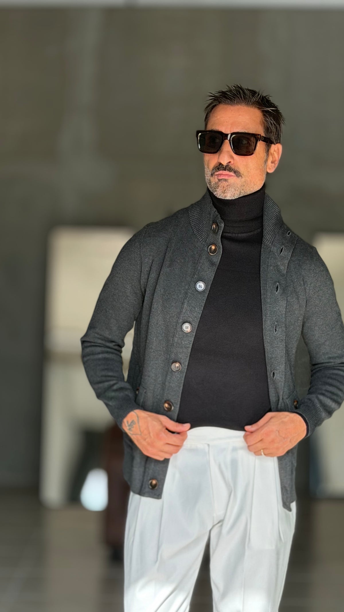 WHITE VISCOSE TROUSERS WITH REGULAR BOTTOM