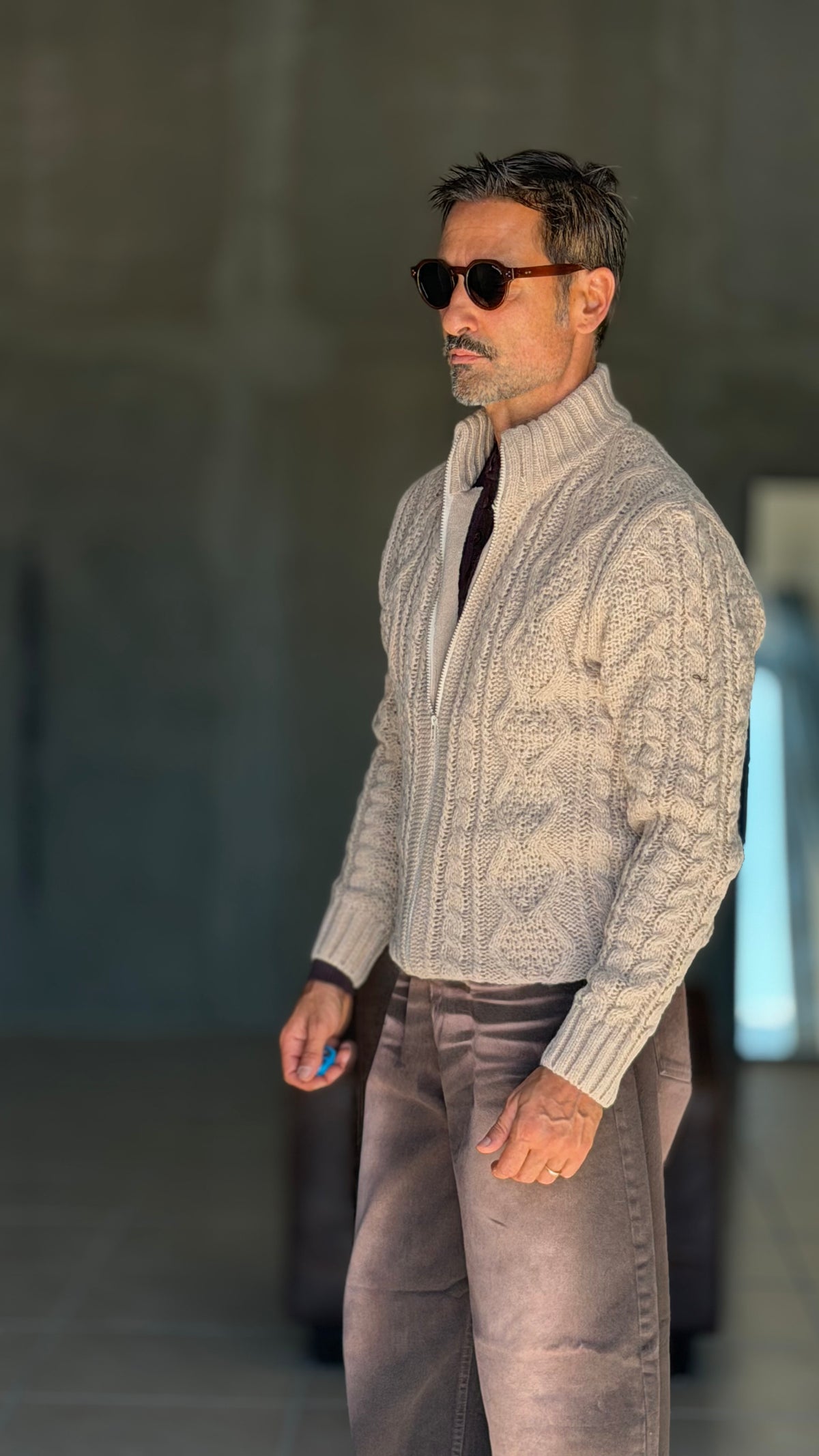WHITE VISCOSE TROUSERS WITH REGULAR BOTTOM