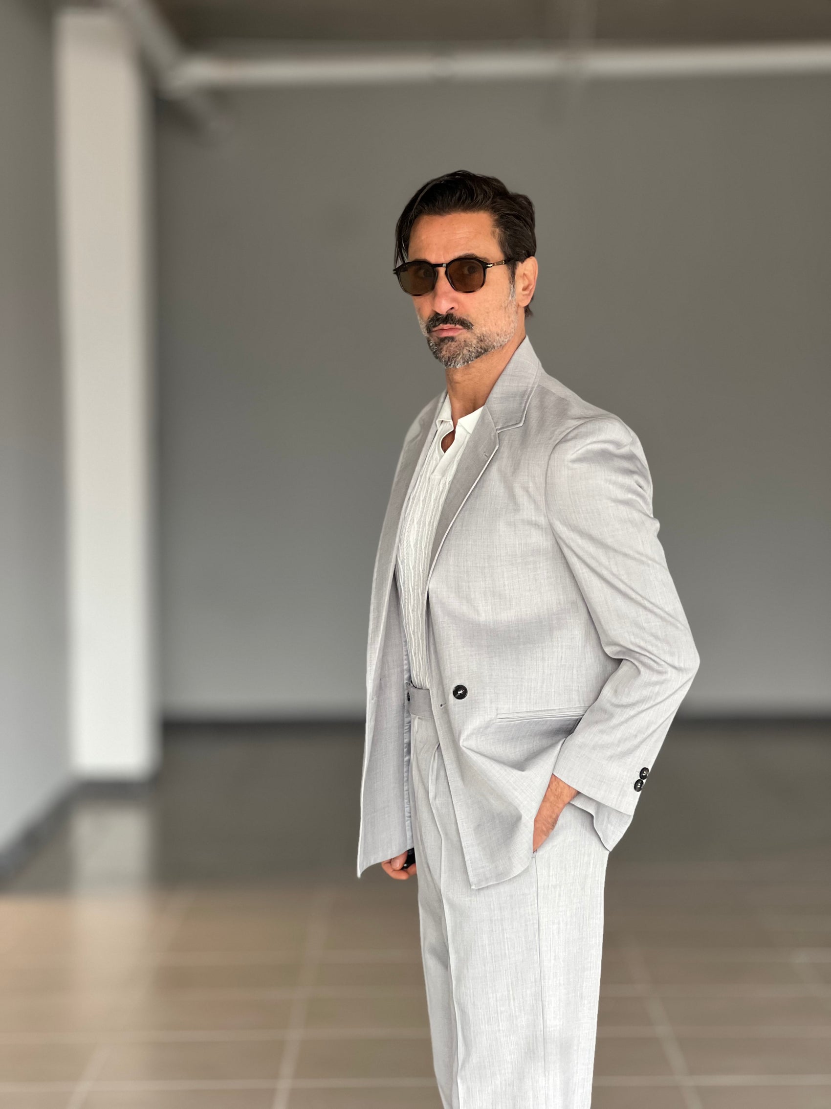 ABITO  GRIGIO DOPPIOPETTO OVER VFIT