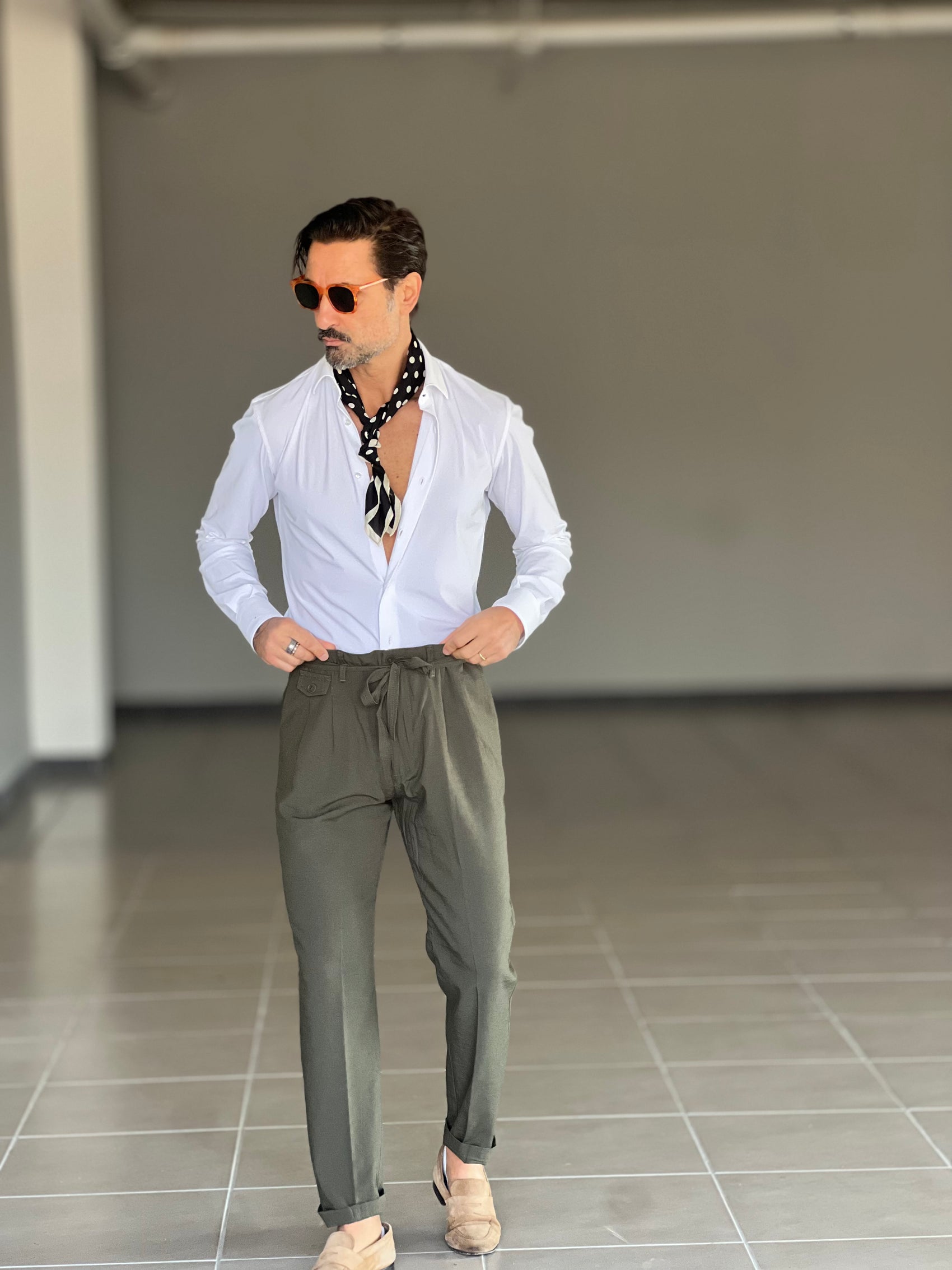 WHITE VISCOSE TROUSERS WITH REGULAR BOTTOM