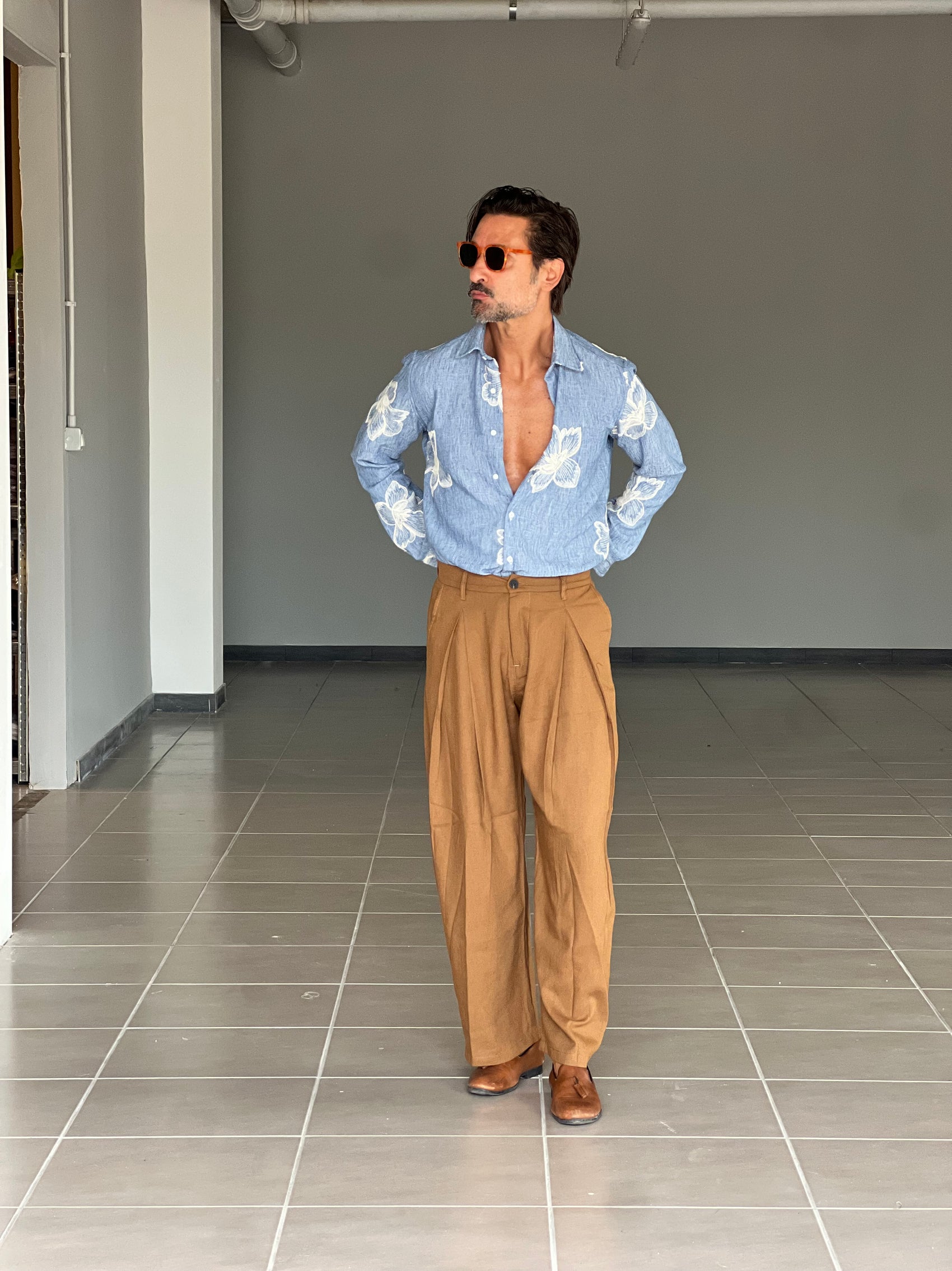 WHITE VISCOSE TROUSERS WITH REGULAR BOTTOM