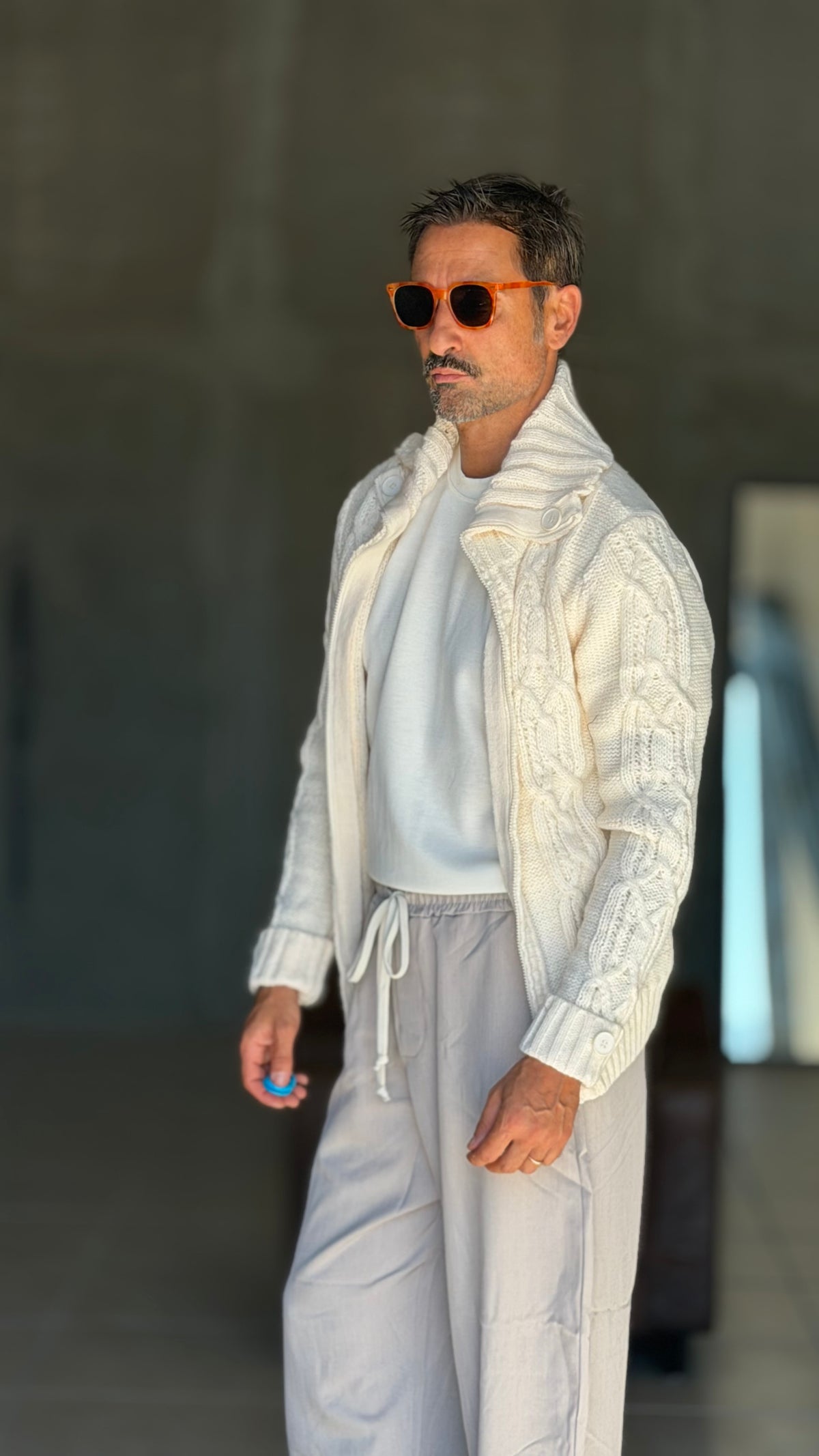 WHITE VISCOSE TROUSERS WITH REGULAR BOTTOM
