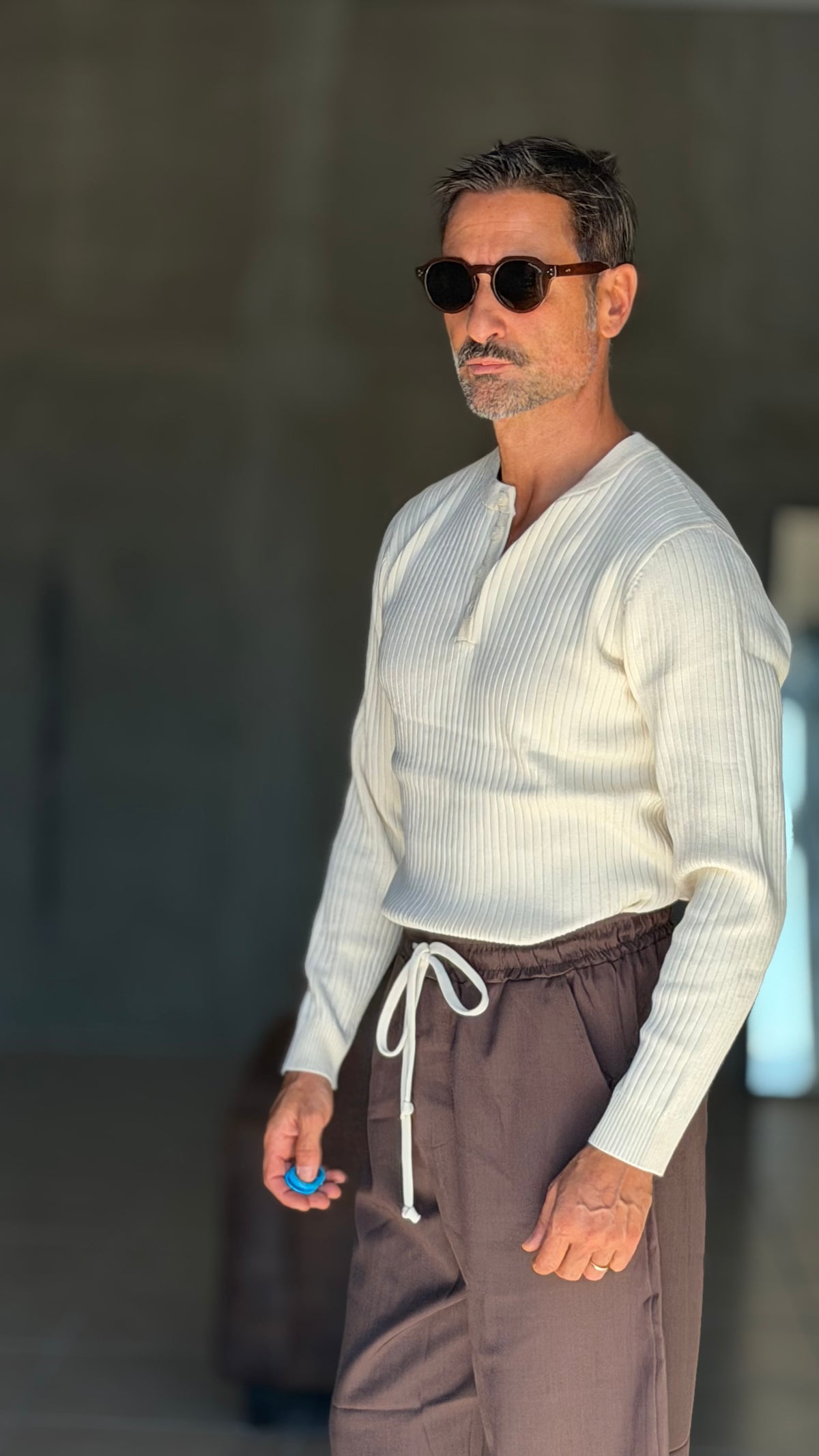 WHITE VISCOSE TROUSERS WITH REGULAR BOTTOM