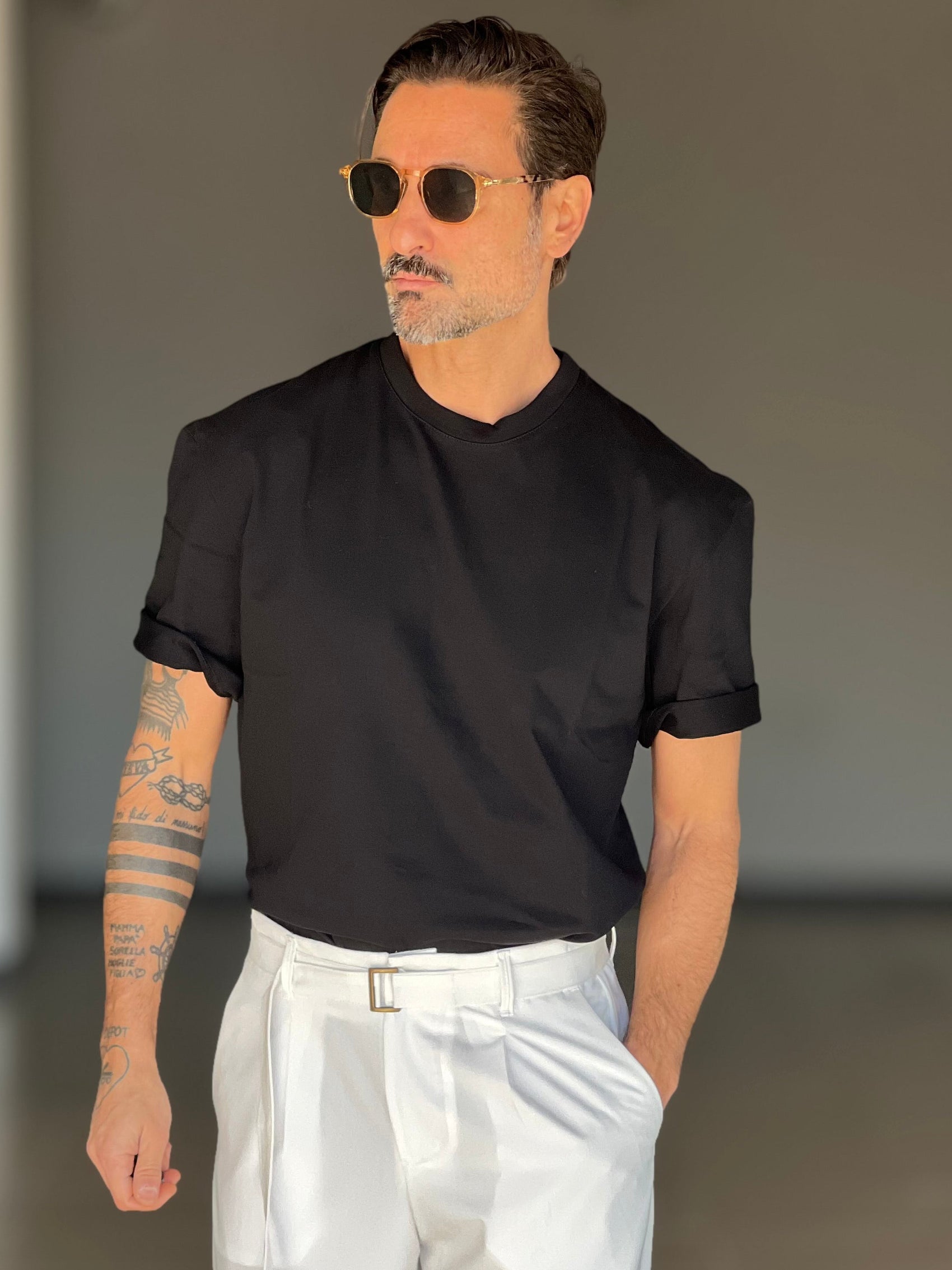 T SHIRT NERA  GARZATA OVER FIT