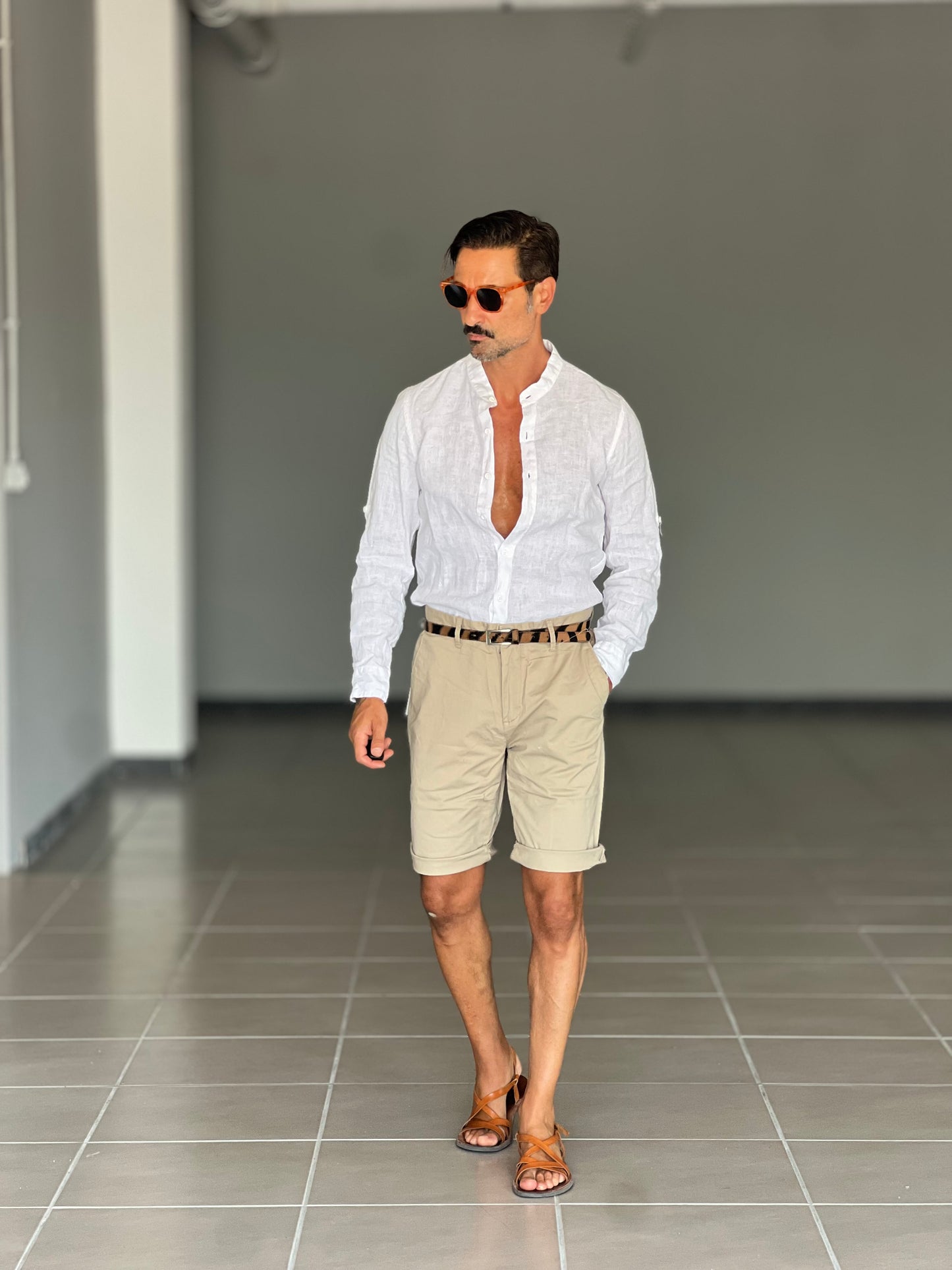 WHITE VISCOSE TROUSERS WITH REGULAR BOTTOM