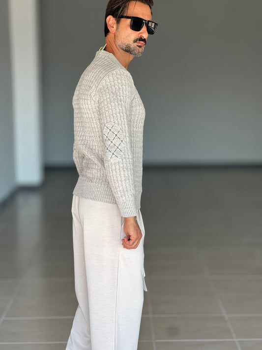 MAGLIA OPERATA   TORTORA  TOPPE AI GOMITI