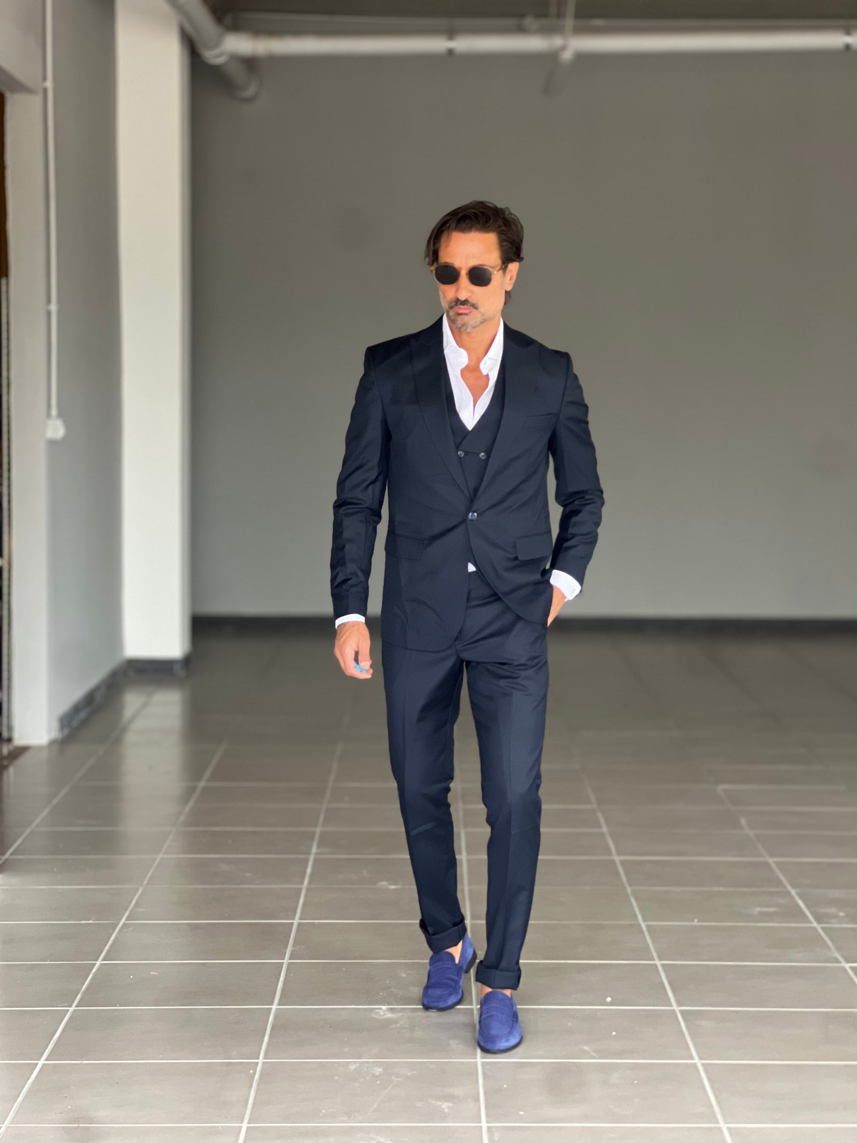 ABITO BLU  MONOPETTO  3 PEZZI GILET