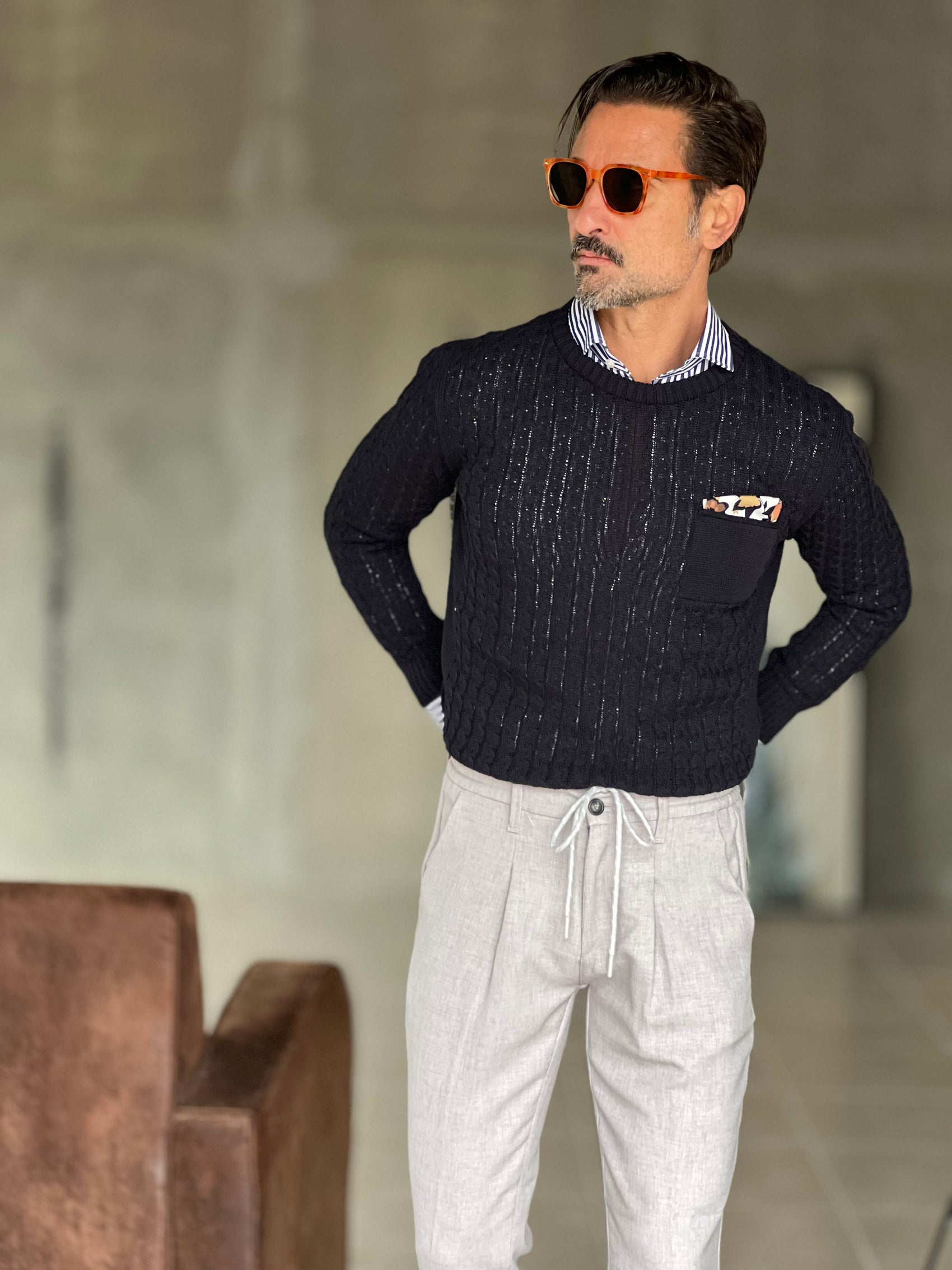 MAGLIA BLU TRECCIA COTONE TASCHINO