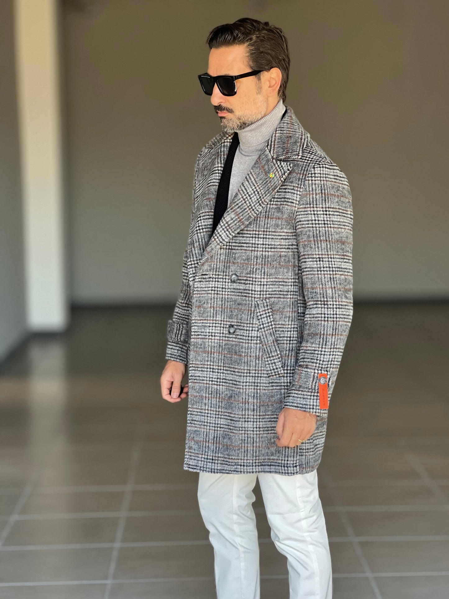 CAPPOTTO  TARTAN GRIGIO E MORO   DOPPIOPETTO