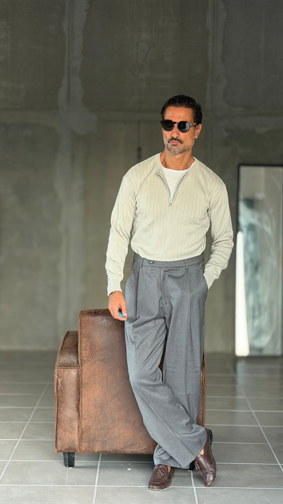 PANTALONE  GRIGIO PINCES VISCOSA  FONDO AMPIO  EFFETTO FLANELLA BATTUTA