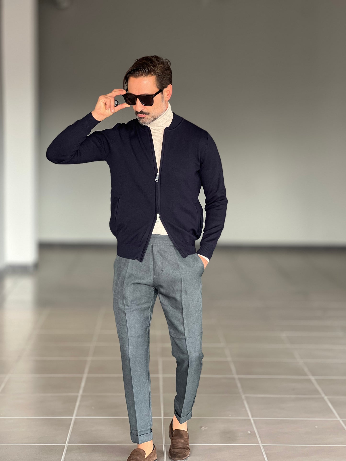 BLACK CHAIN ​​VISCOSE TROUSERS