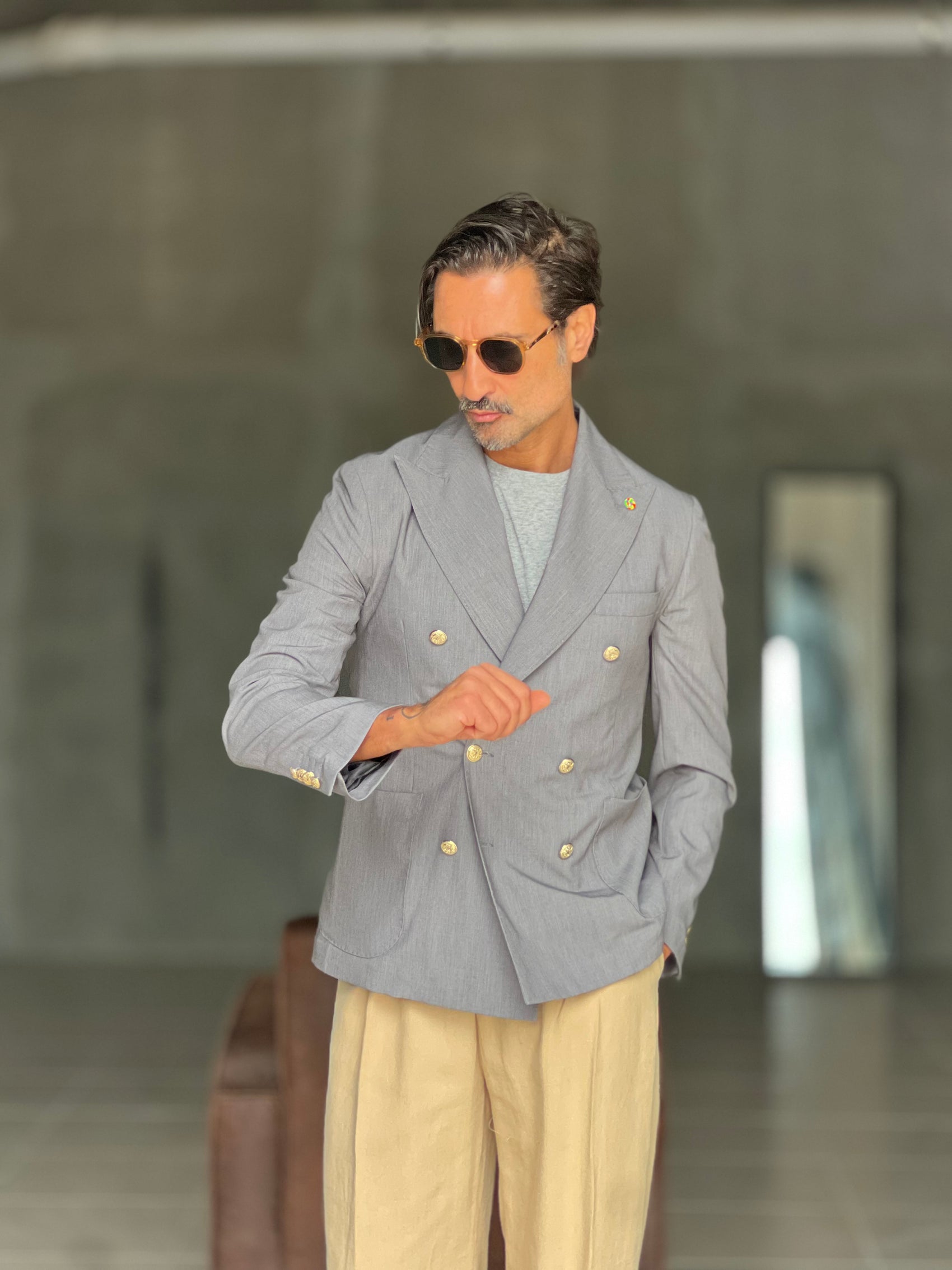 GIACCA DOPPIOPETTO GRIGIA BOTTONE ORO (ABBINABILE AL PANTALONE 00131)