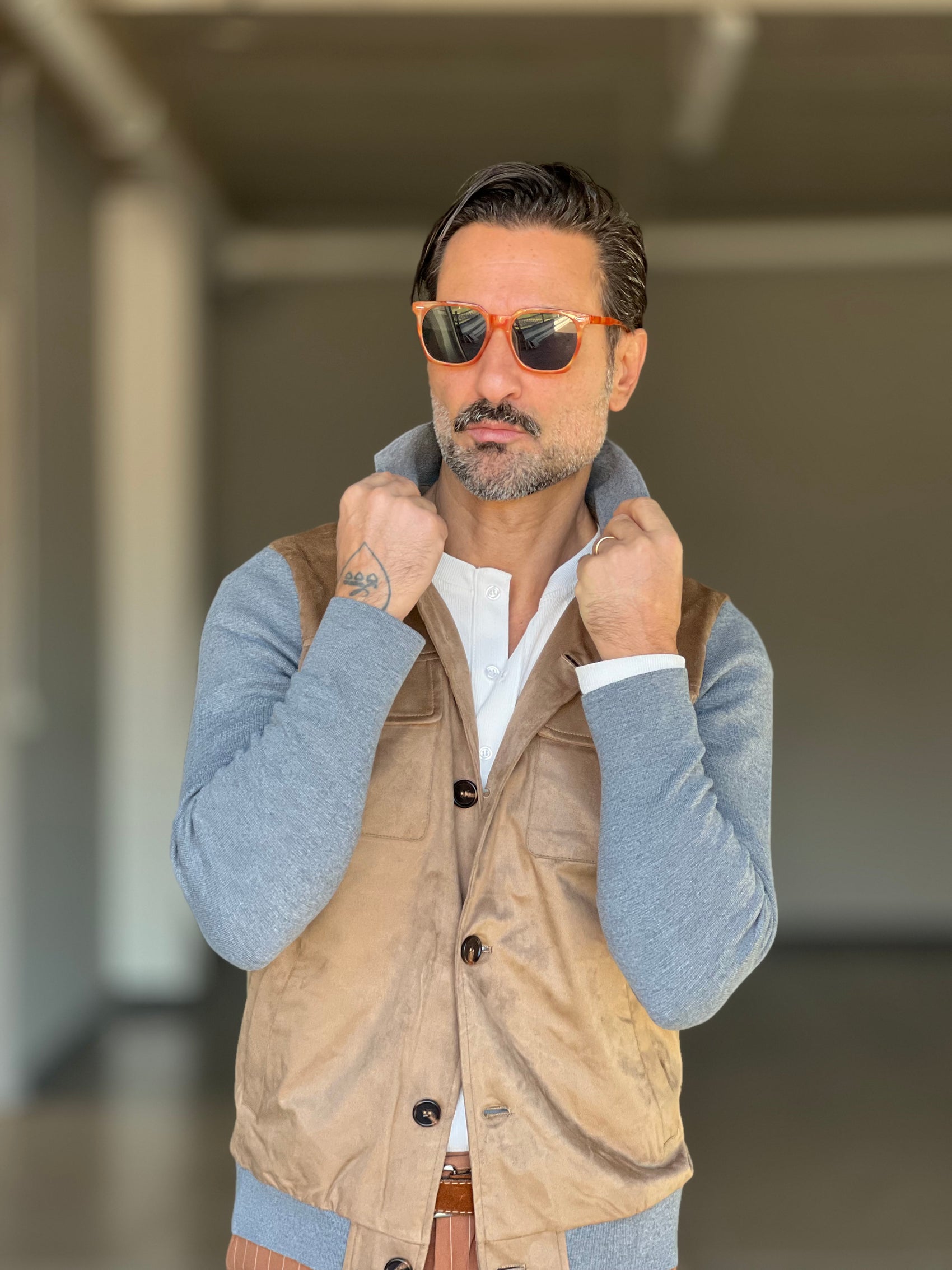 COLLEGE CAMMELLO E GRIGIO  ECORENNA MANICA A CONTRASTO COLLO CAMICIA 006