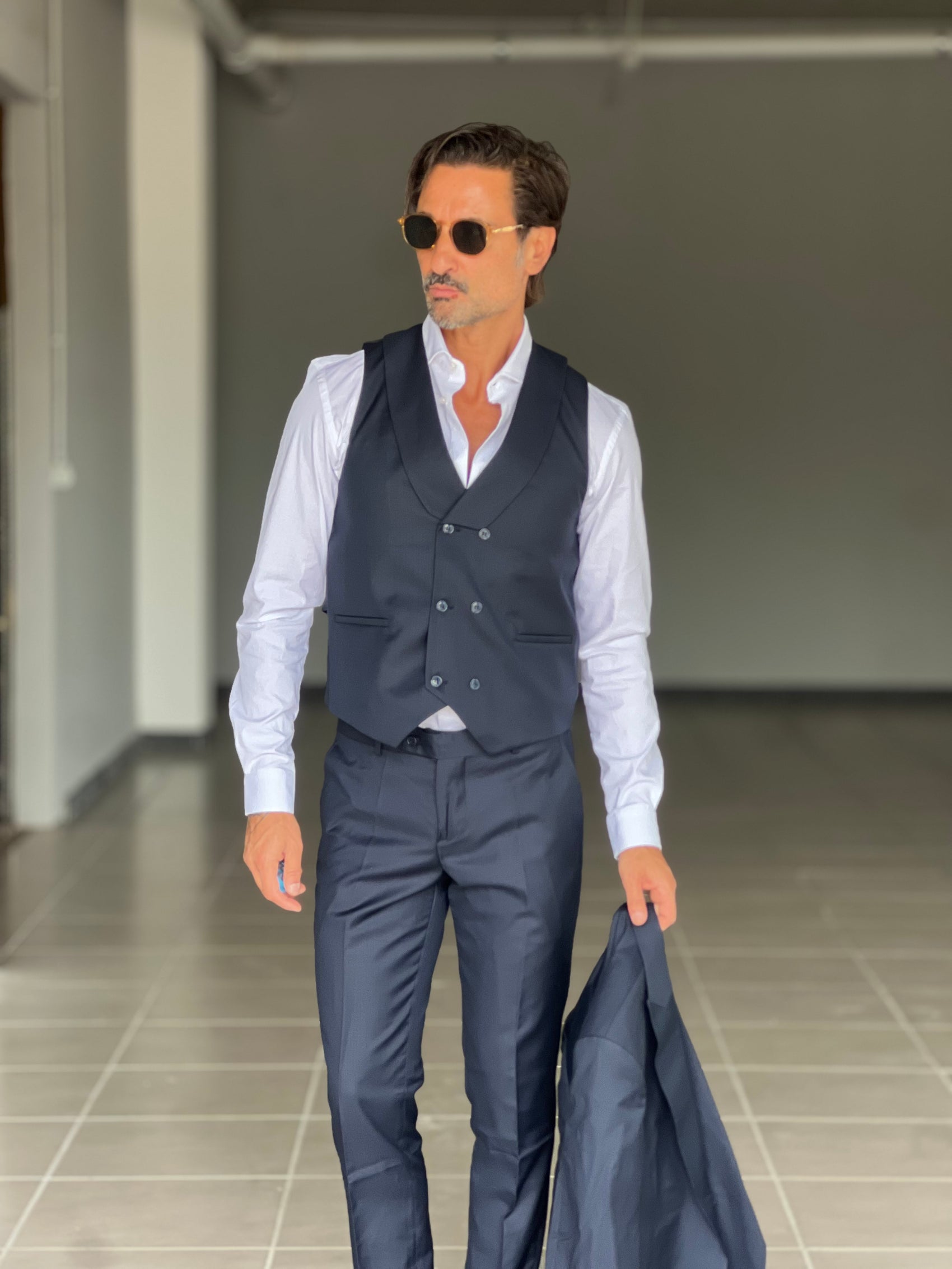 ABITO BLU  MONOPETTO  3 PEZZI GILET