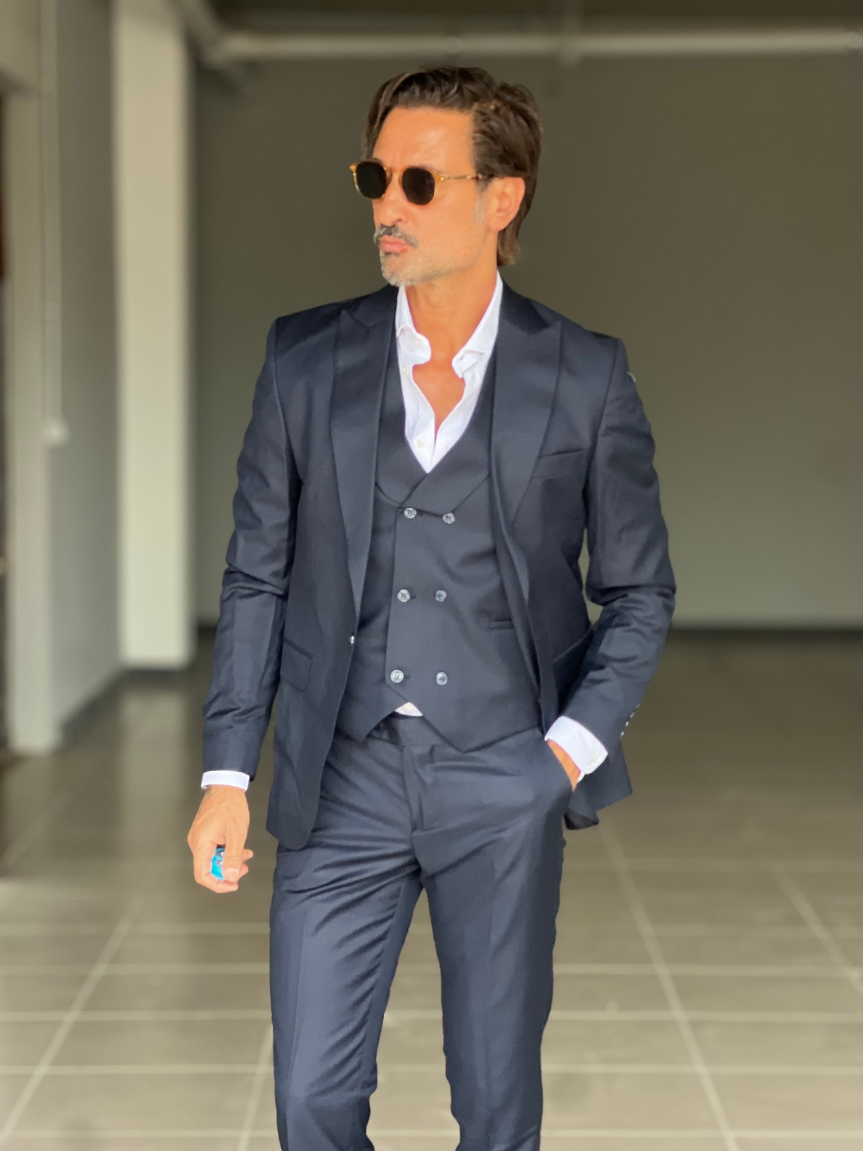ABITO BLU  MONOPETTO  3 PEZZI GILET