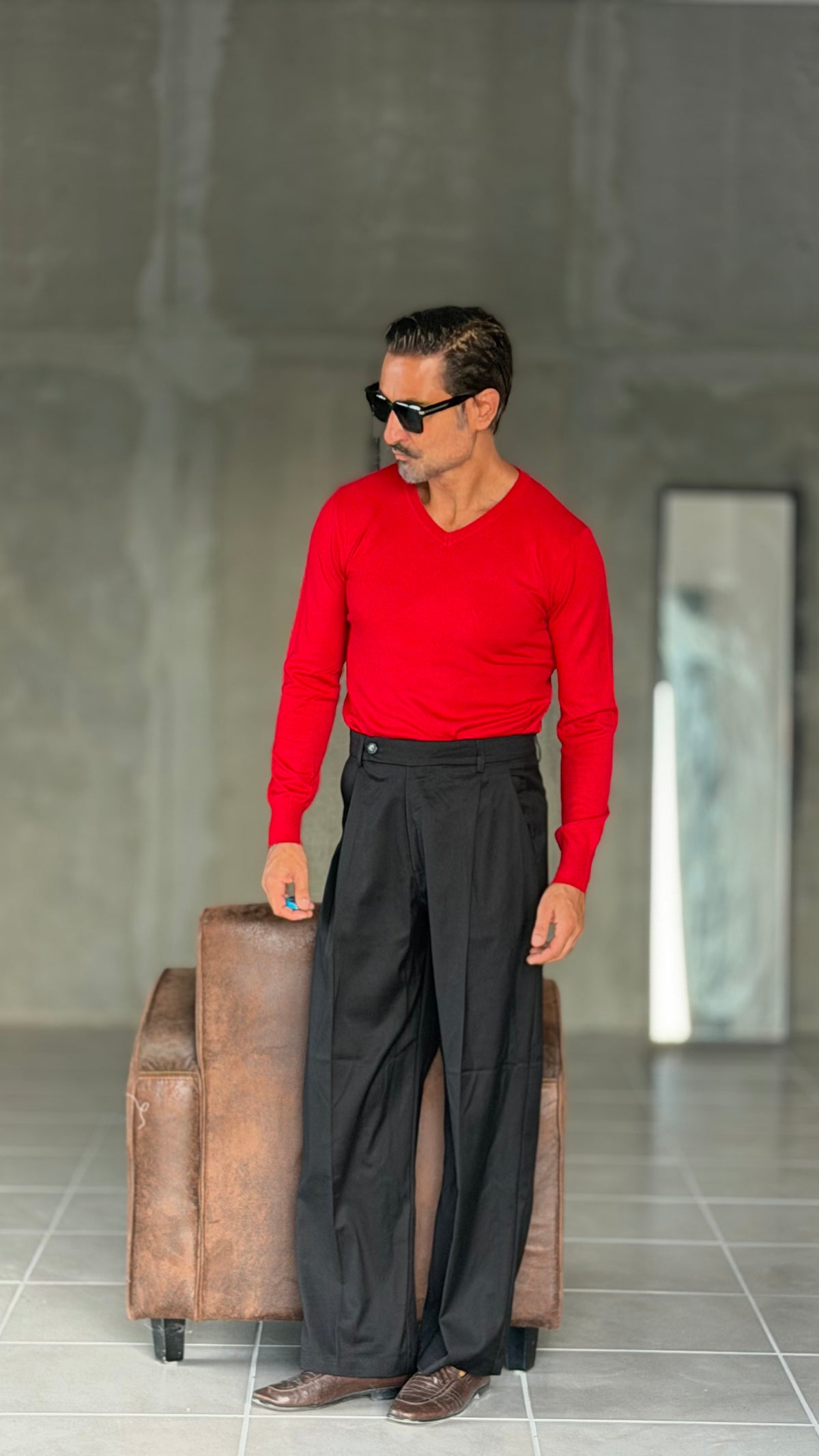 PANTALONE  NERO  PINCES VISCOSA  FONDO AMPIO  EFFETTO FLANELLA BATTUTA
