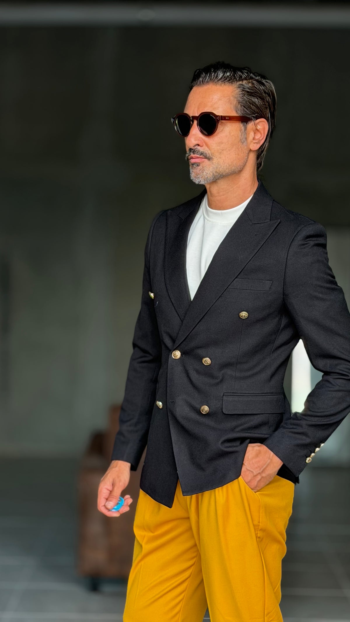 GIACCA DOPPIOPETTO NERA  TESSUTO. OPERATO BOTTONE METALLOI
