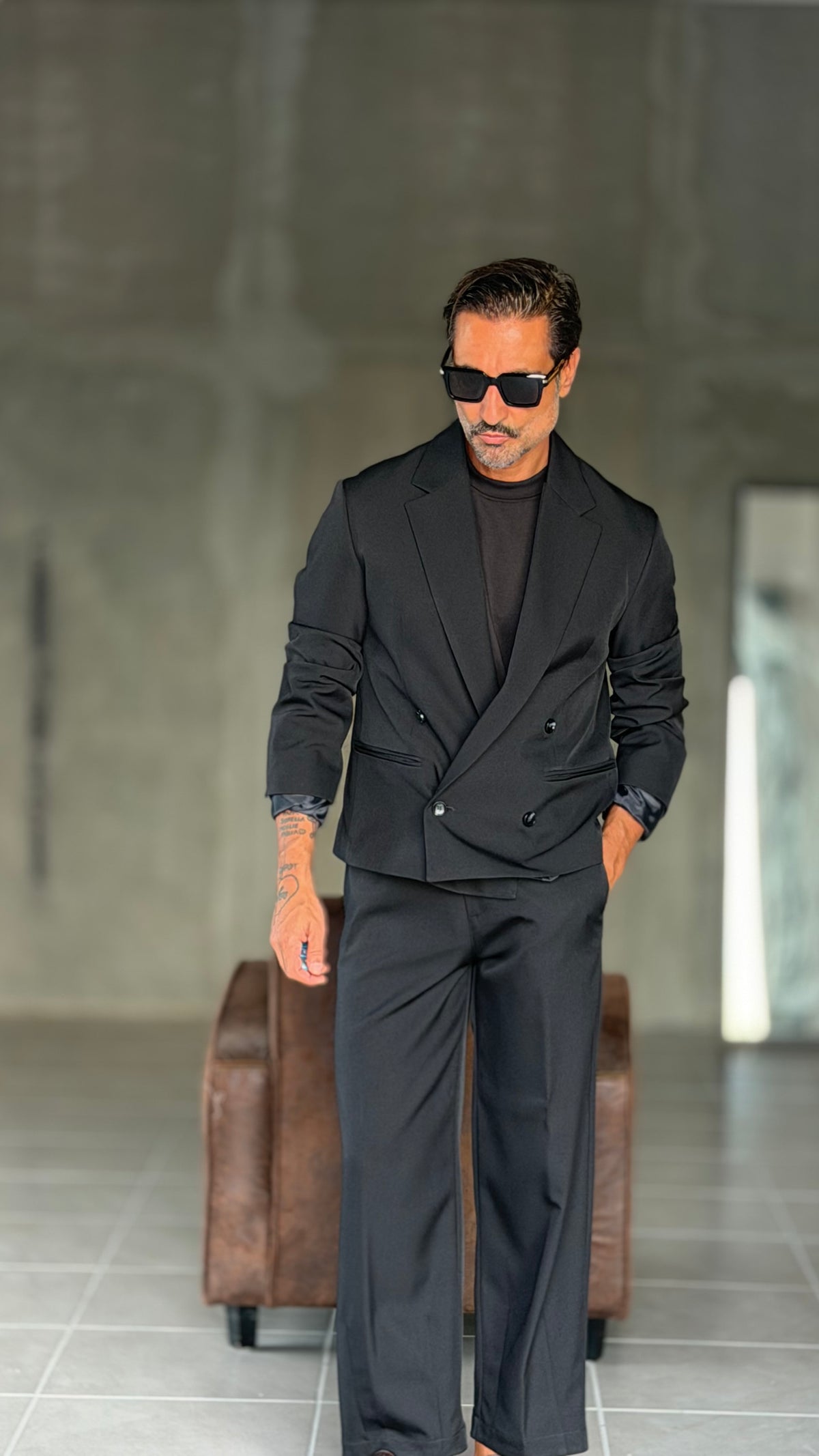 GIACCA DOPPIOPETTO NERA  CROP ALTATENSIONE 0101 (ABBINABILE AL PANTALONE NERO 0101)