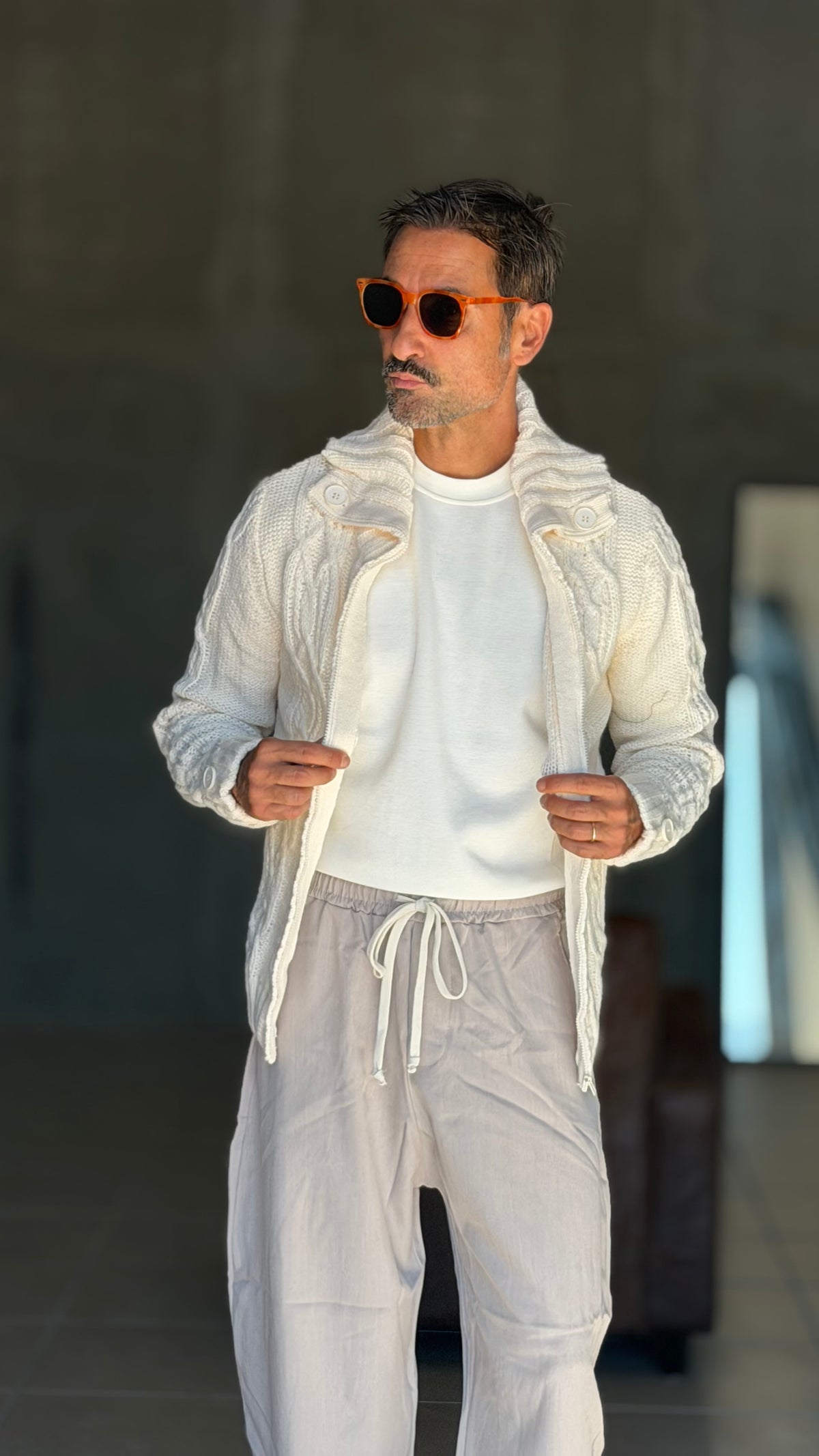 WHITE VISCOSE TROUSERS WITH REGULAR BOTTOM